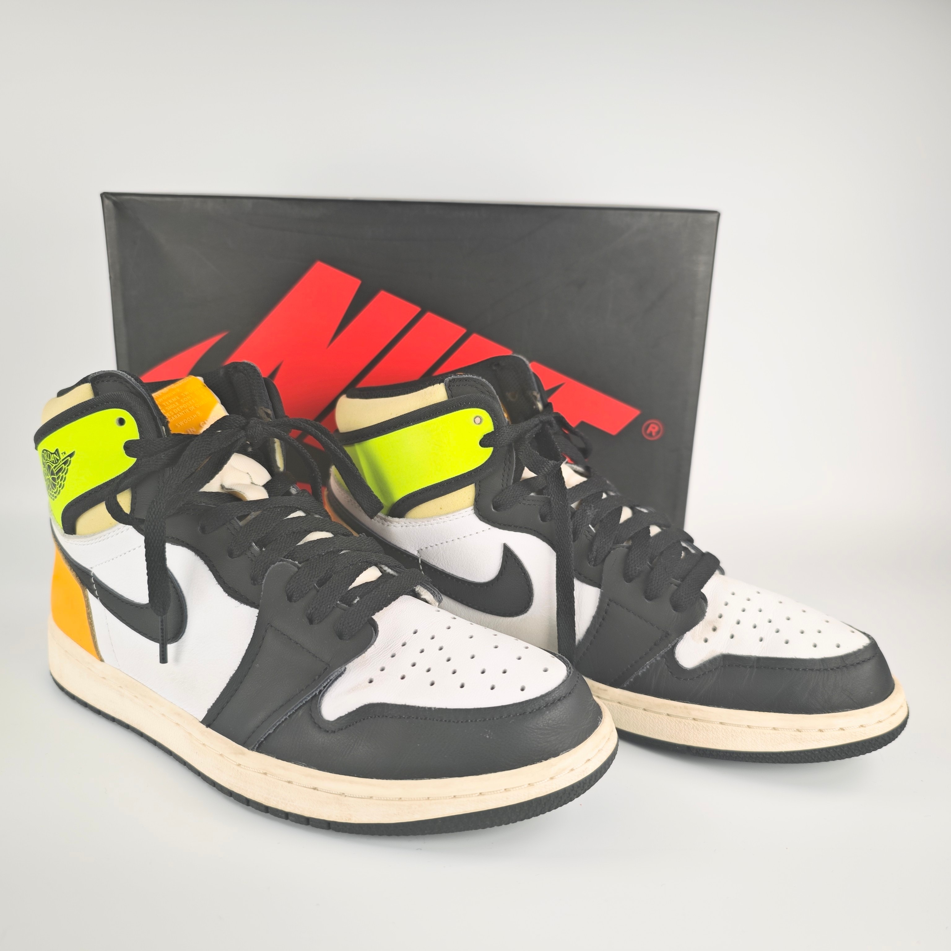 Nike Air Jordan 1 High OG "Volt Gold"