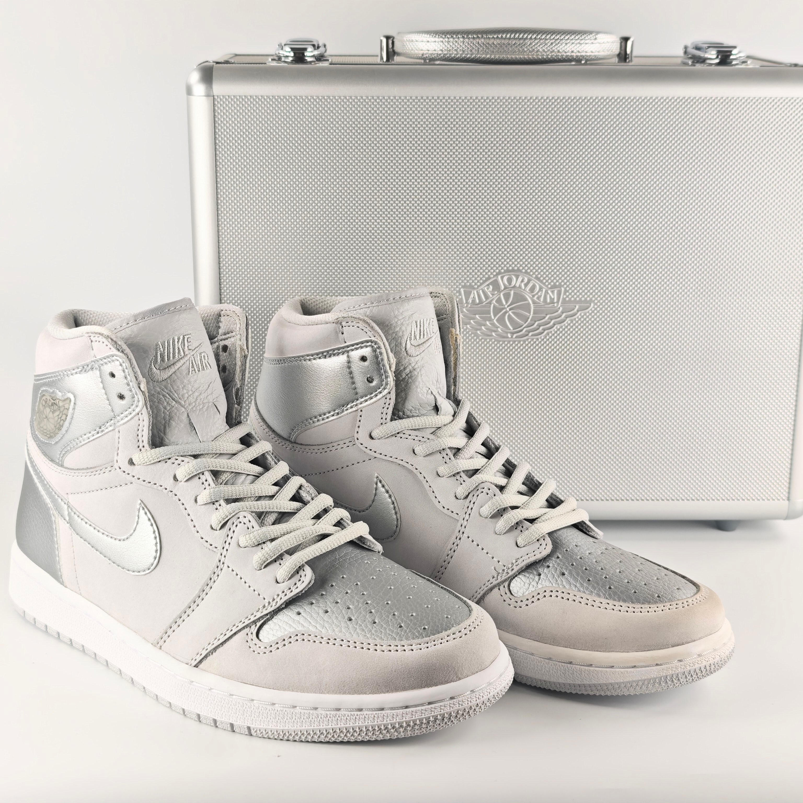 Nike Air Jordan 1 Retro High OG "CO.JP/TOKYO" (Suitcase)