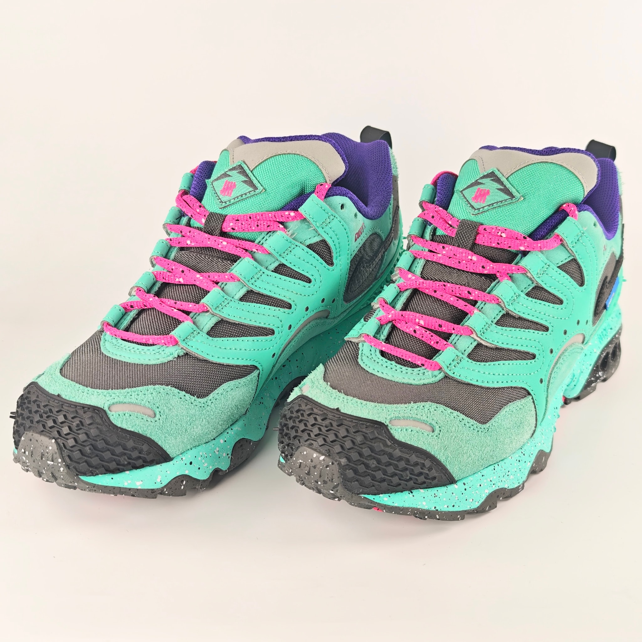 UNDEFEATED × Nike Air Terra Humara "Light Menta"
