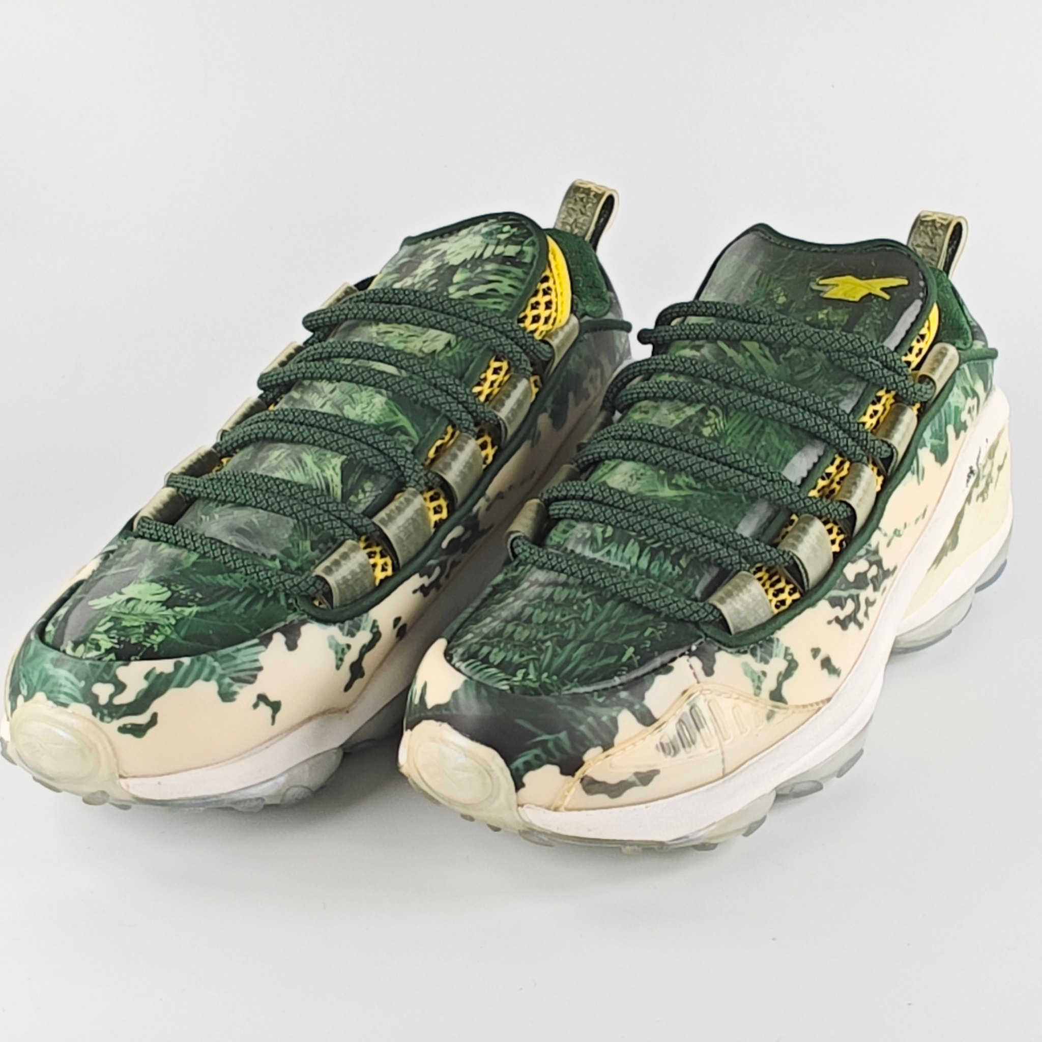The Predator × Reebok DMX Run 10 Extra Butter "White" 