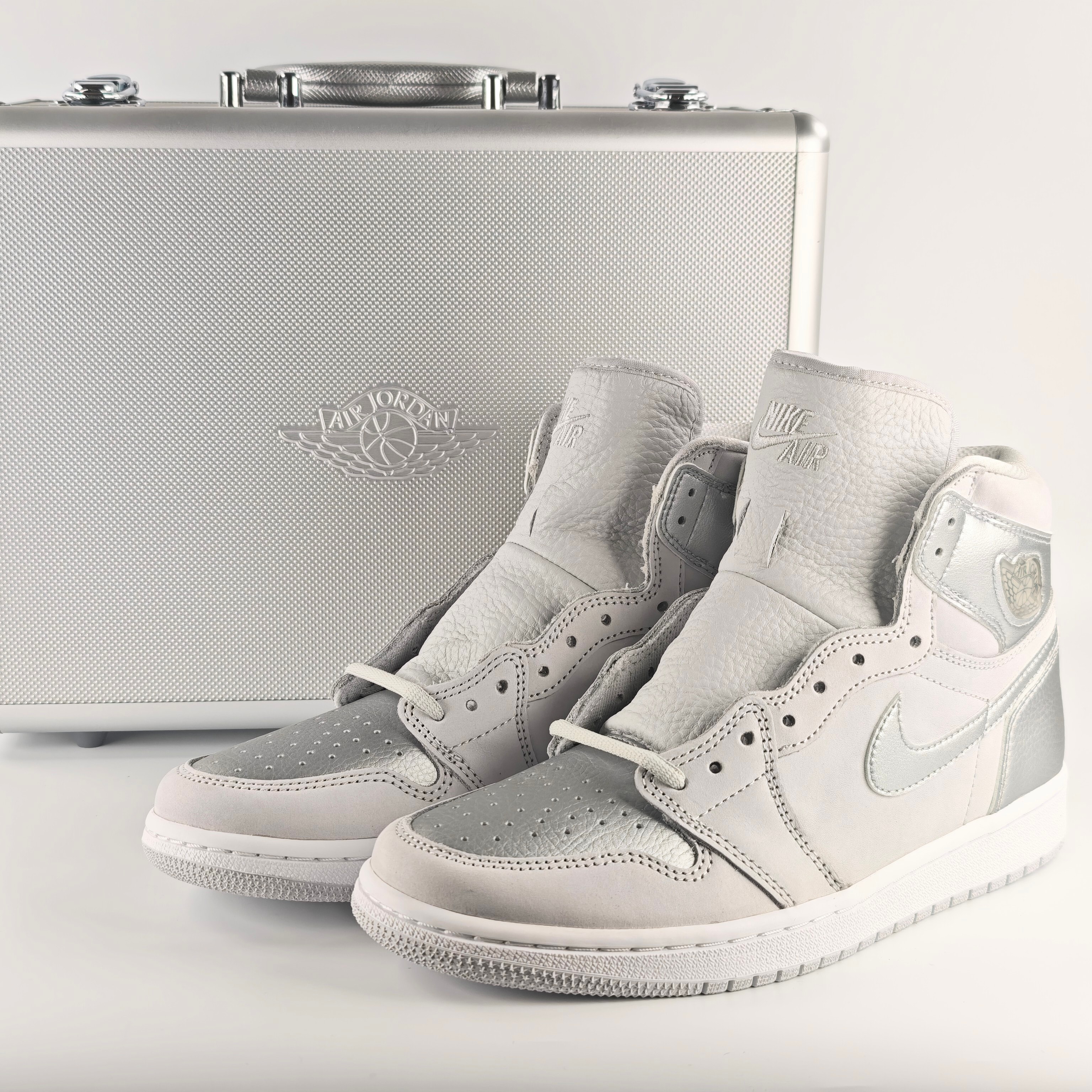 Nike Air Jordan 1 Retro High OG "CO.JP/TOKYO" (Suitcase)