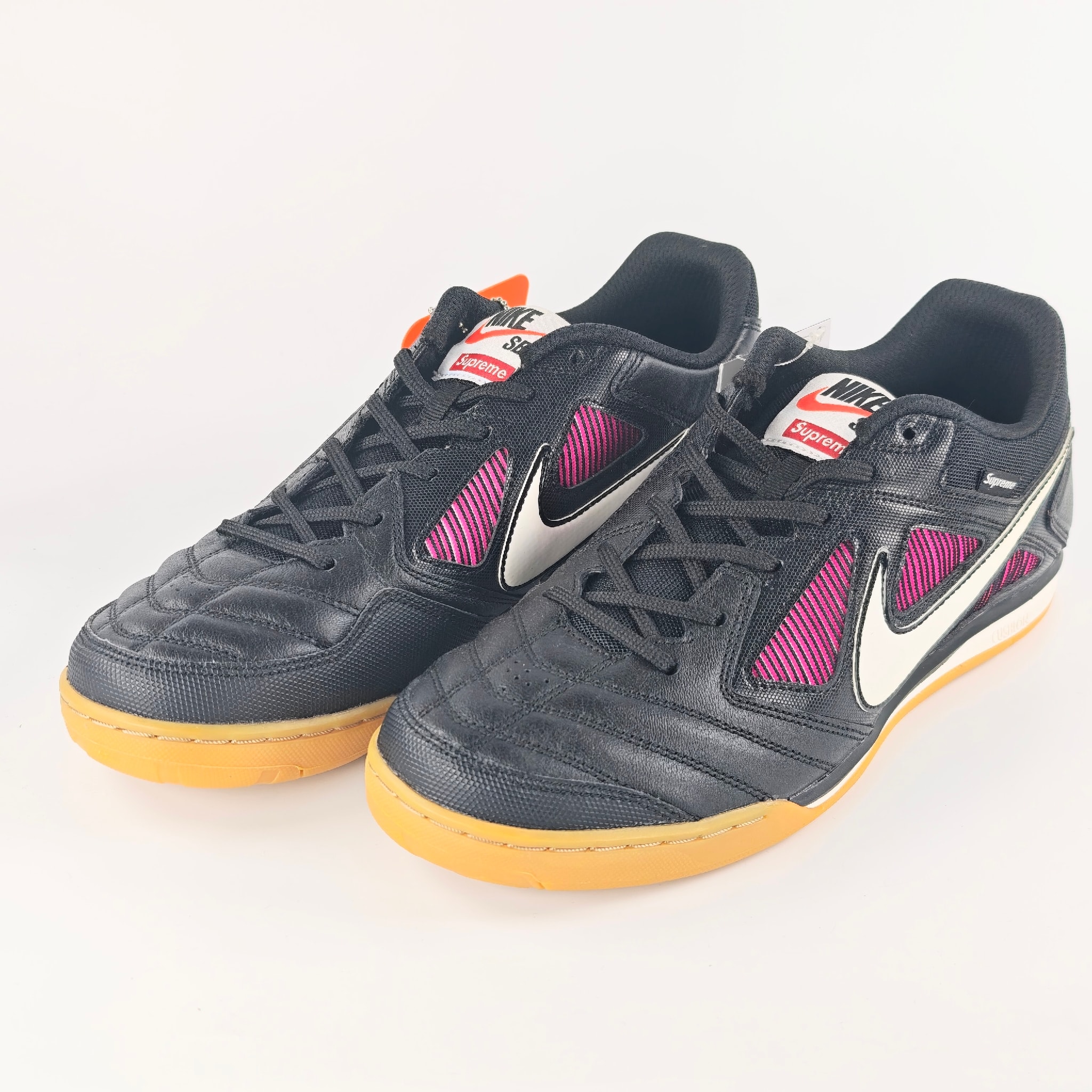 Supreme × Nike SB Luner Gato "Black"
