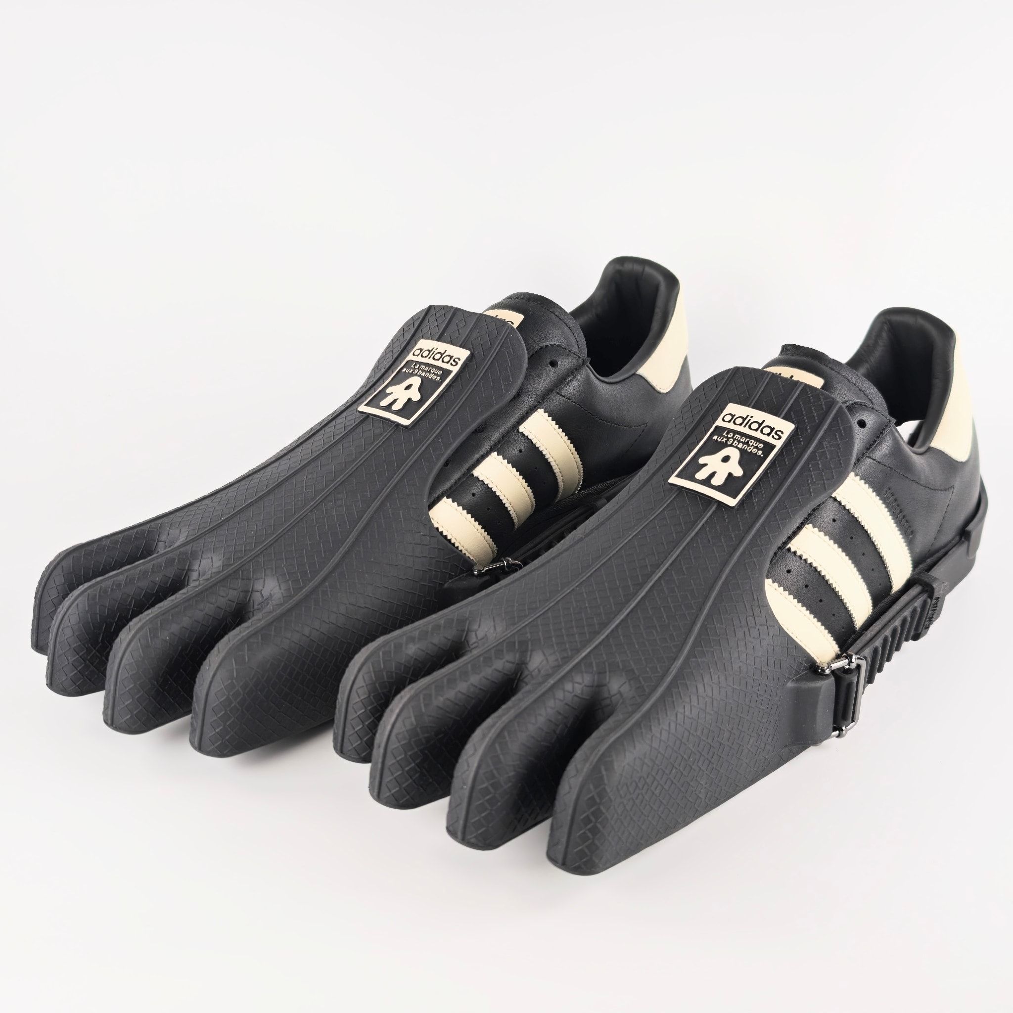 Avavav × adidas Superstar Superfinger "Core Black/Off White"