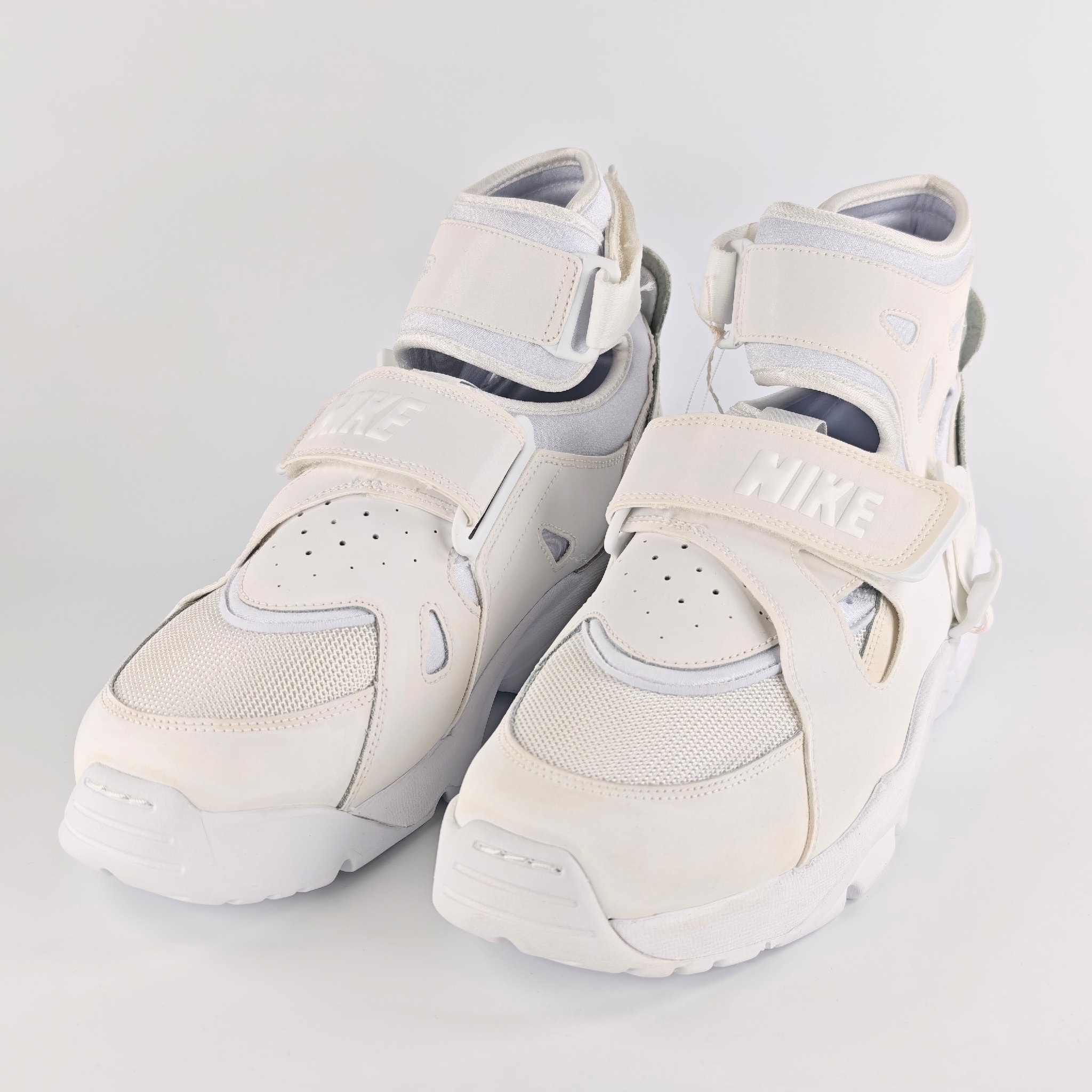 COMME des GARCONS HOMME PLUS × Nike Air Carnivore "White"