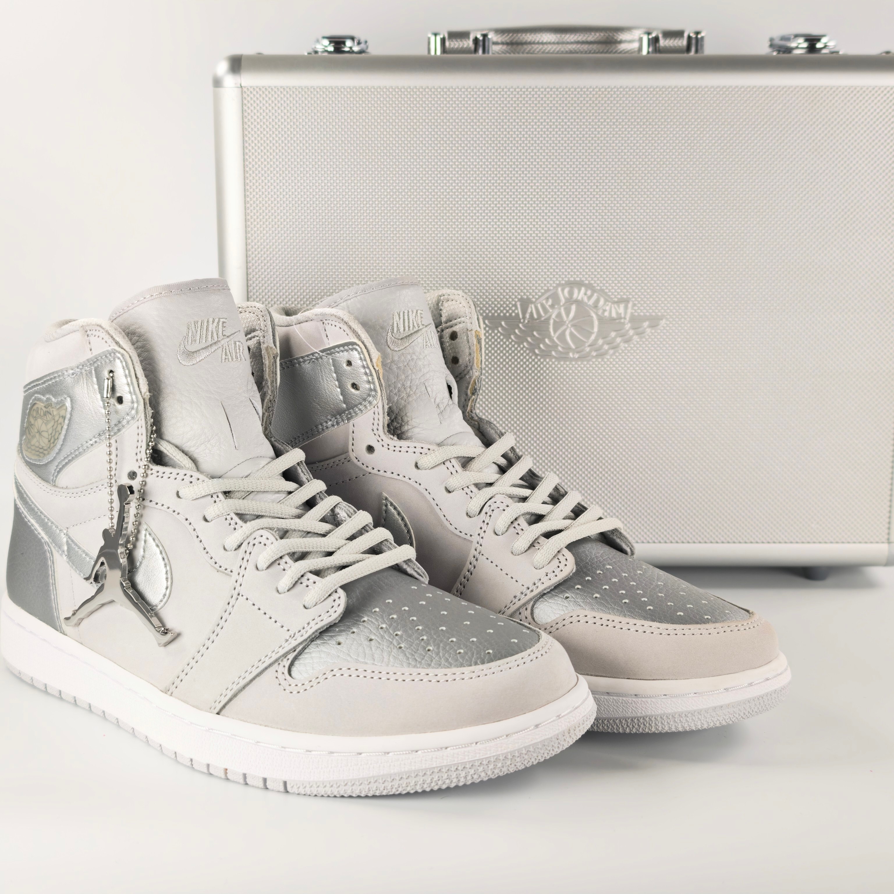 Nike Air Jordan 1 Retro High OG "CO.JP/TOKYO" (Suitcase)