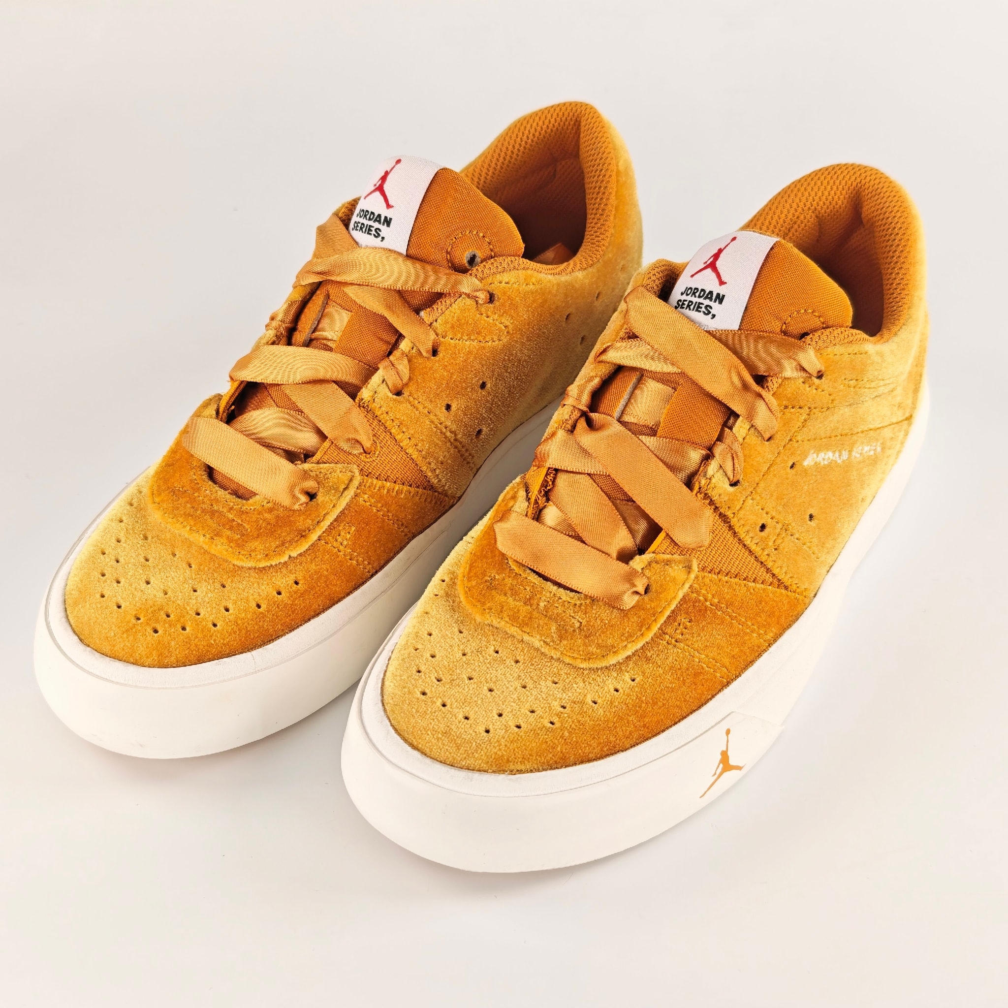 Nike Women's Air Jordan Series .05 SE Low "Gold Velvet"