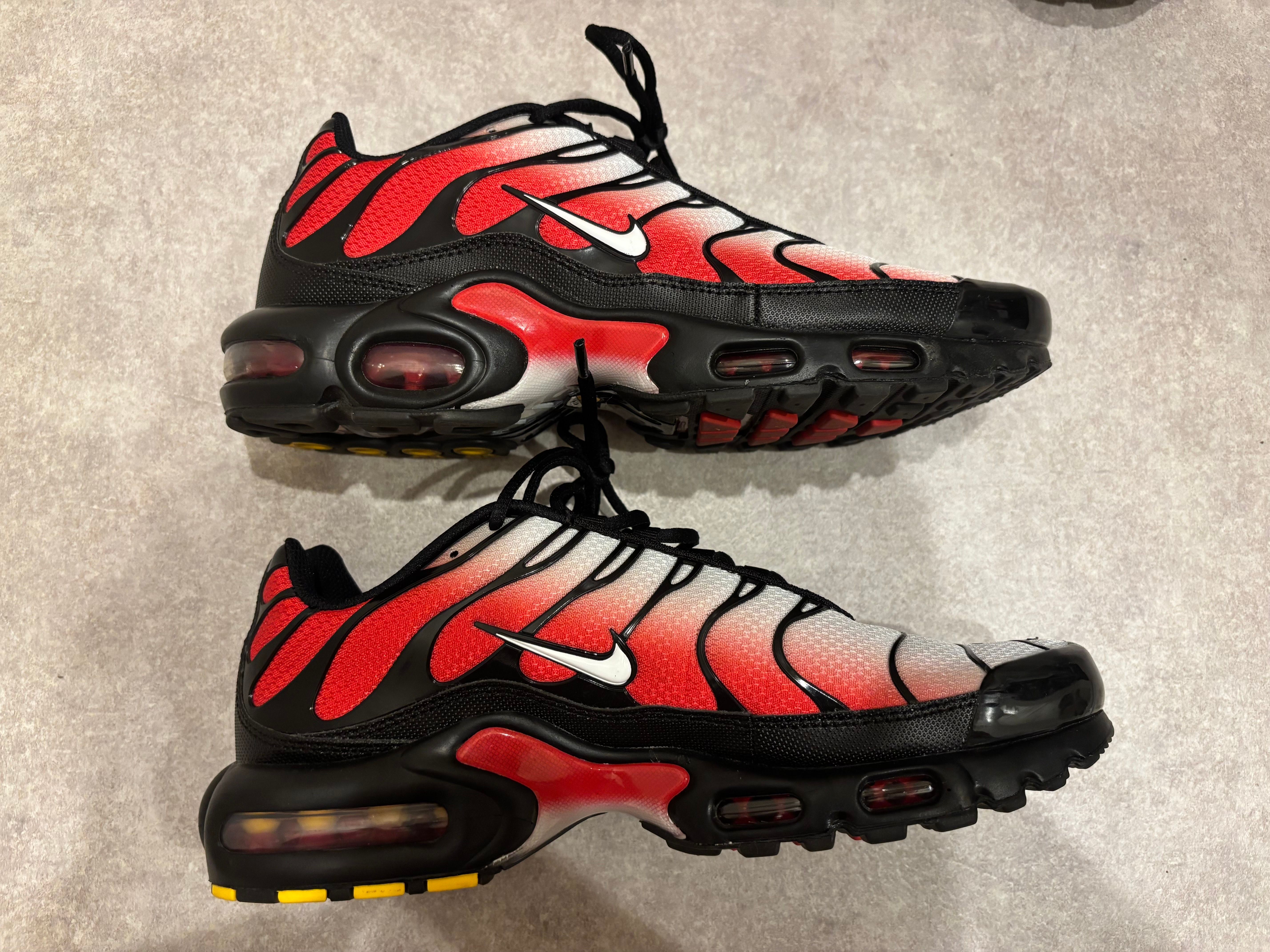 Nike Air Max Plus "Pure Platinum/University Red/Black/White"