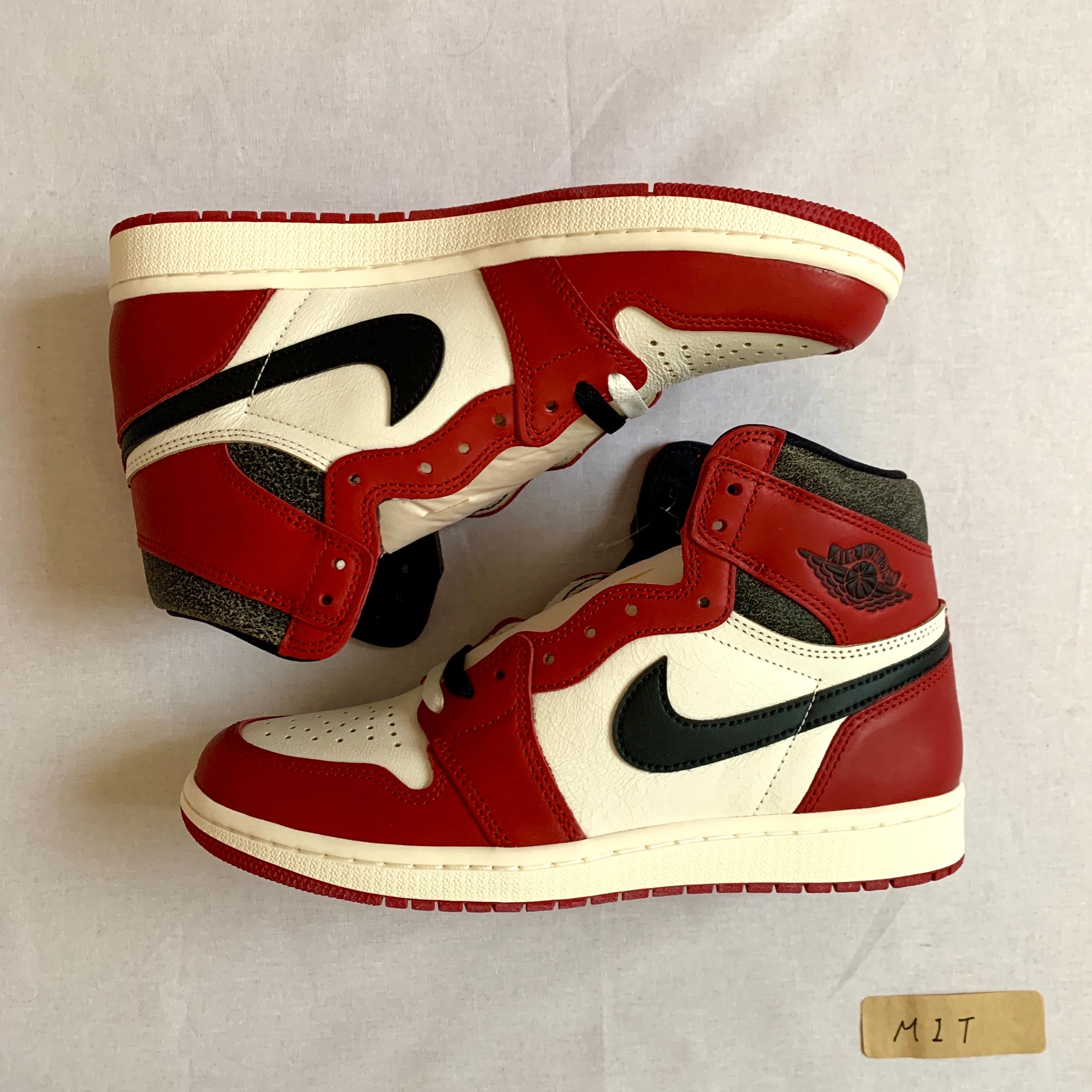 Nike Air Jordan 1 High OG "Lost & Found/Chicago"