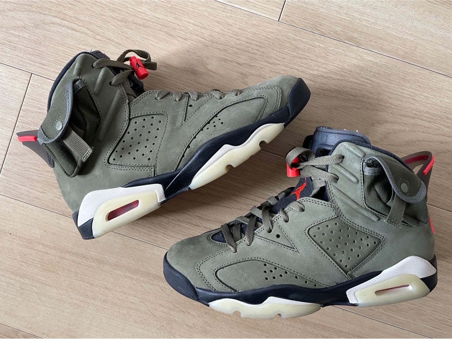 Travis Scott × Nike Air Jordan 6 Retro "Medium Olive"