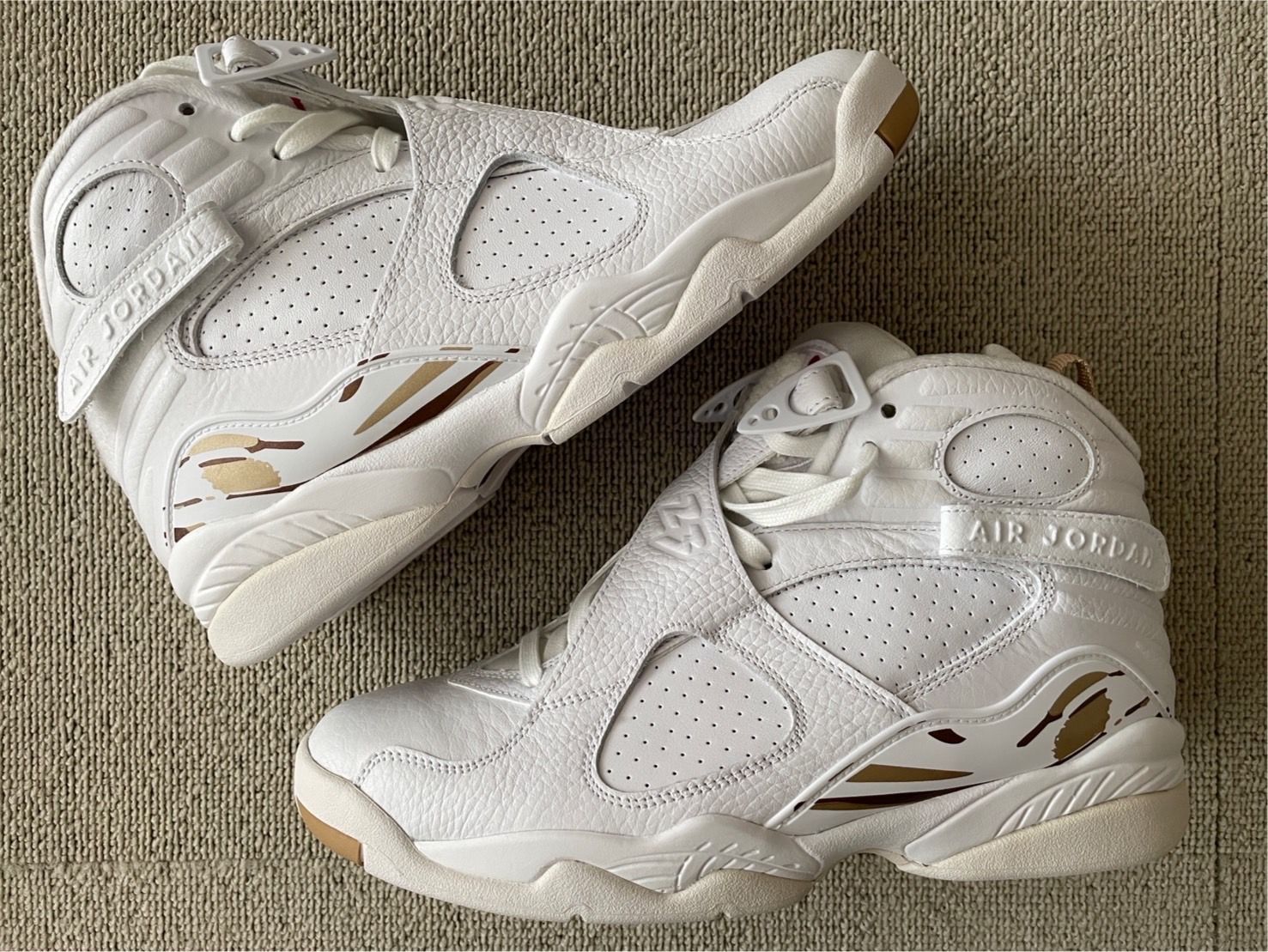 OVO × NIKE AIR JORDAN 8 RETRO DRAKE "WHITE"   
