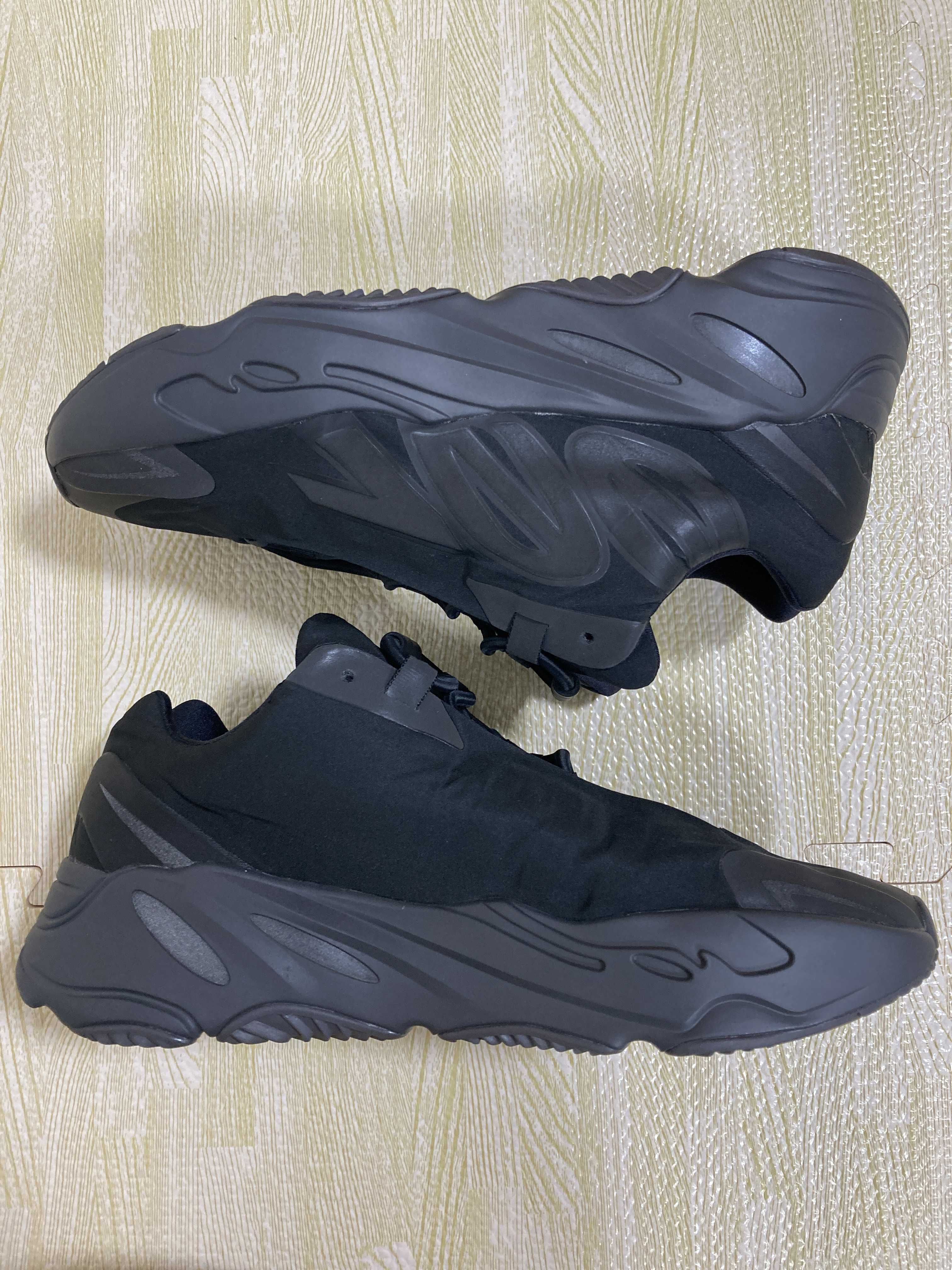 adidas YEEZY Boost 700 MNVN "Black"