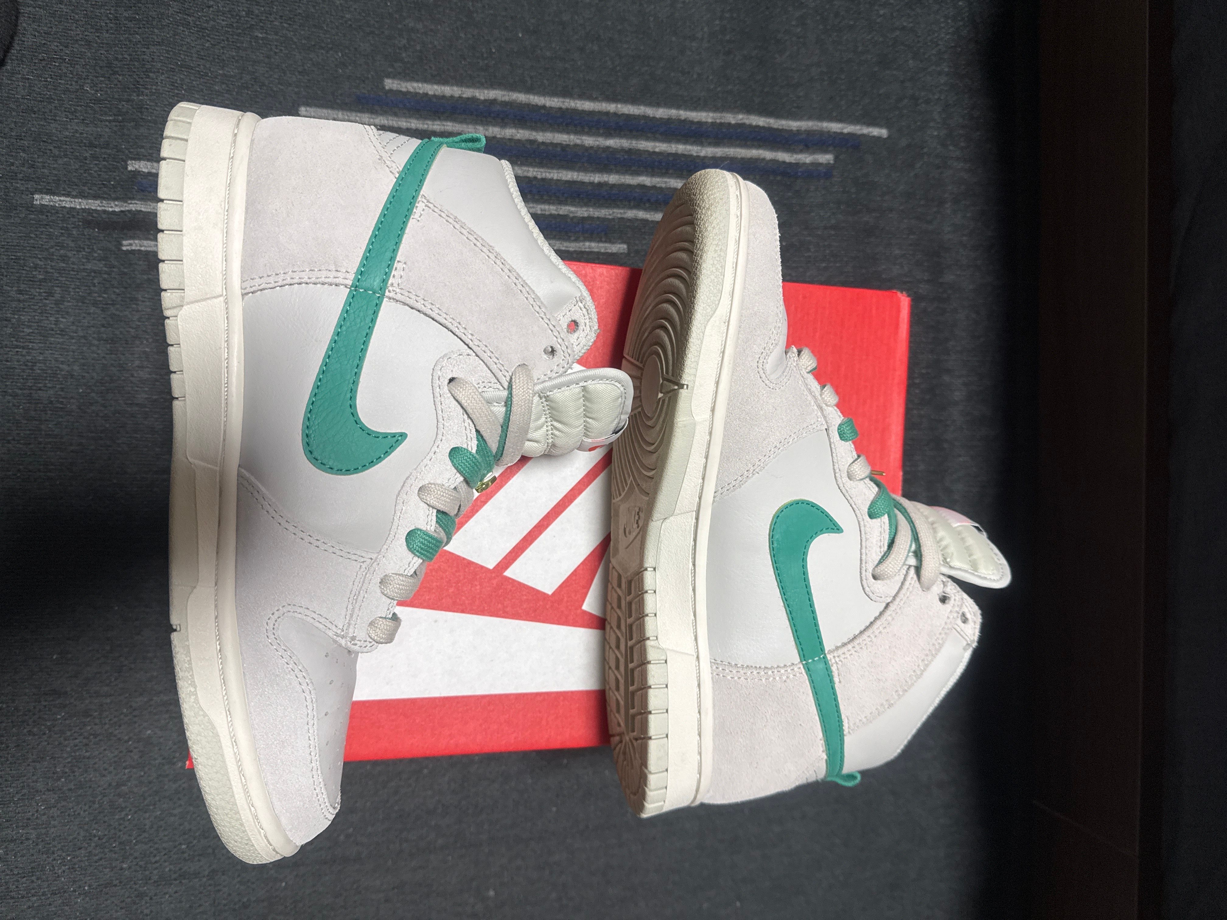 Nike Dunk High SE First Use "Light Bone/Green Noise"