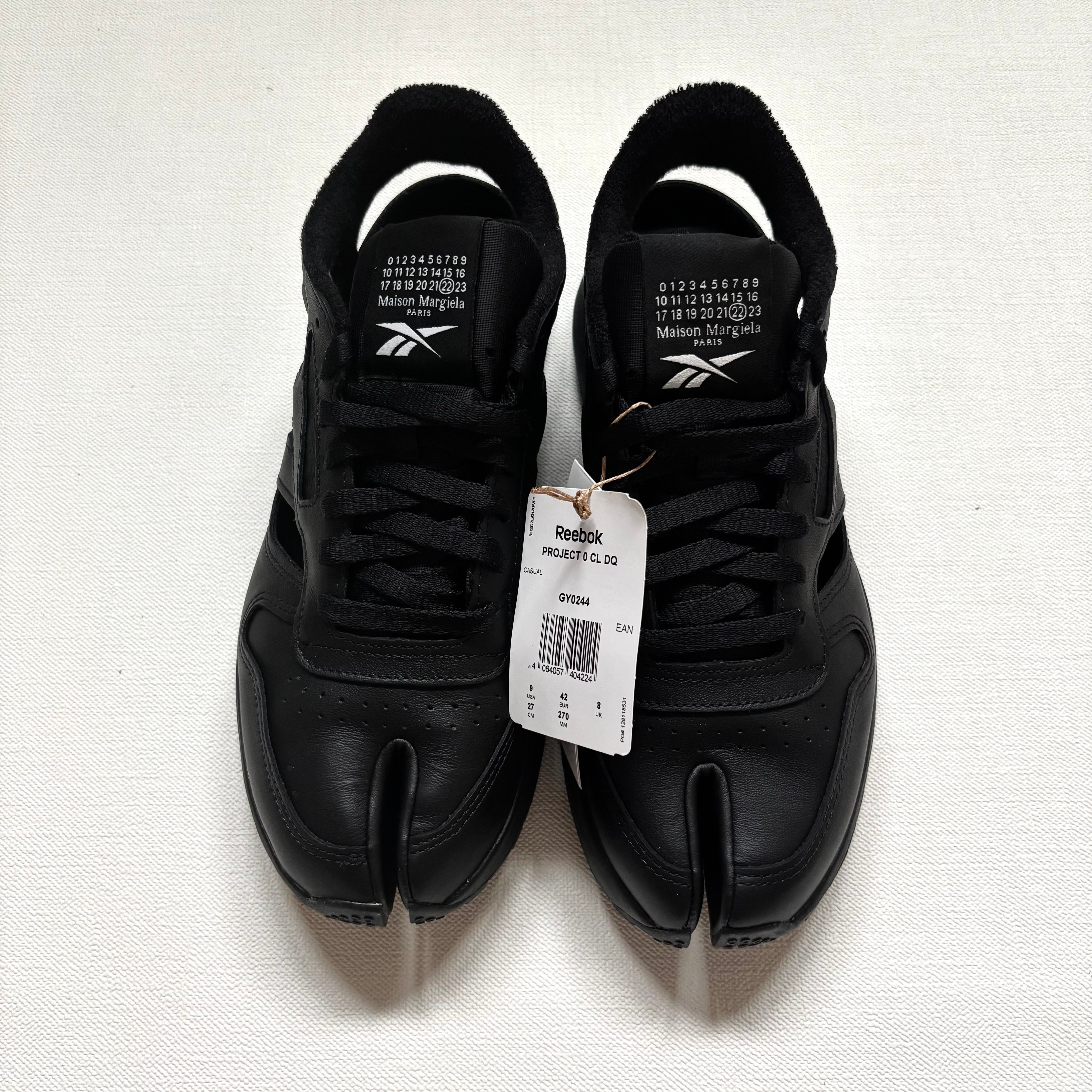 Maison Margiela x Reebok Classic Leather Tabi DQ "Black/Footwear White/Black"