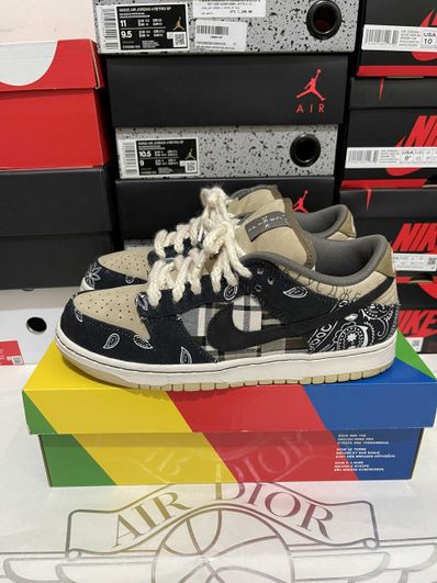 Travis Scott × Nike SB Dunk Low "Black/Parachute Beige"