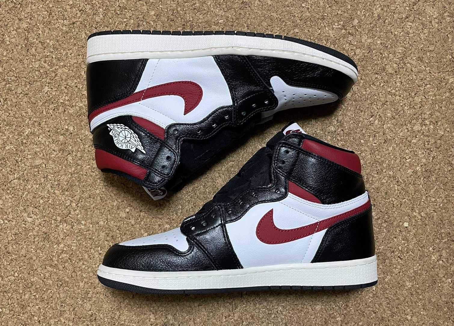 Nike Air Jordan 1 Retro High "Black/White/Sail/Gym Red"