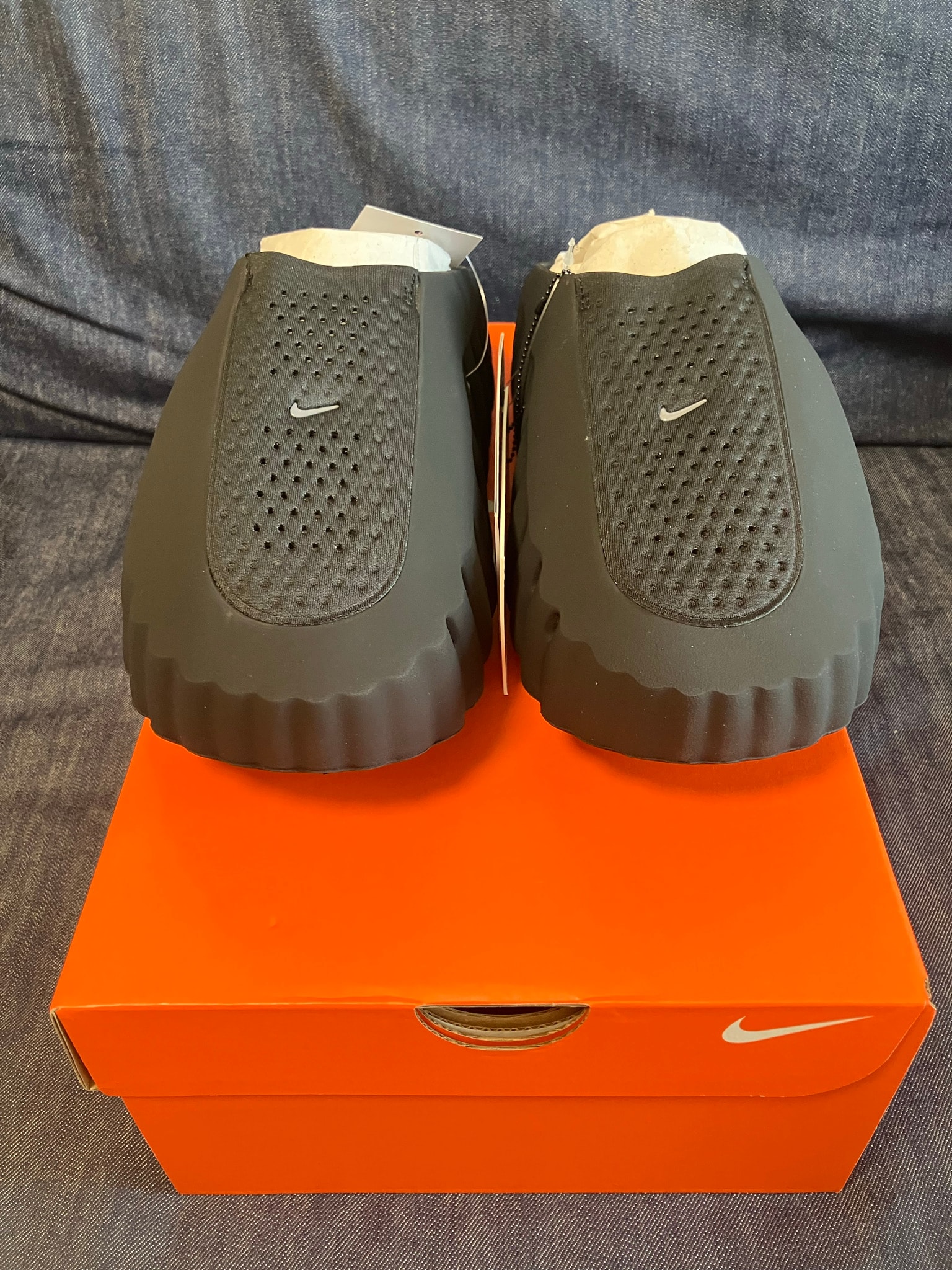Nike Mind 001 Mules "Black/Hyper Crimson"