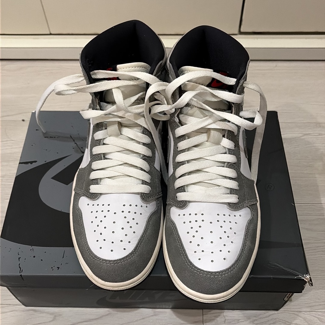 Nike Air Jordan 1 Retro High OG "Black and Smoke Grey"