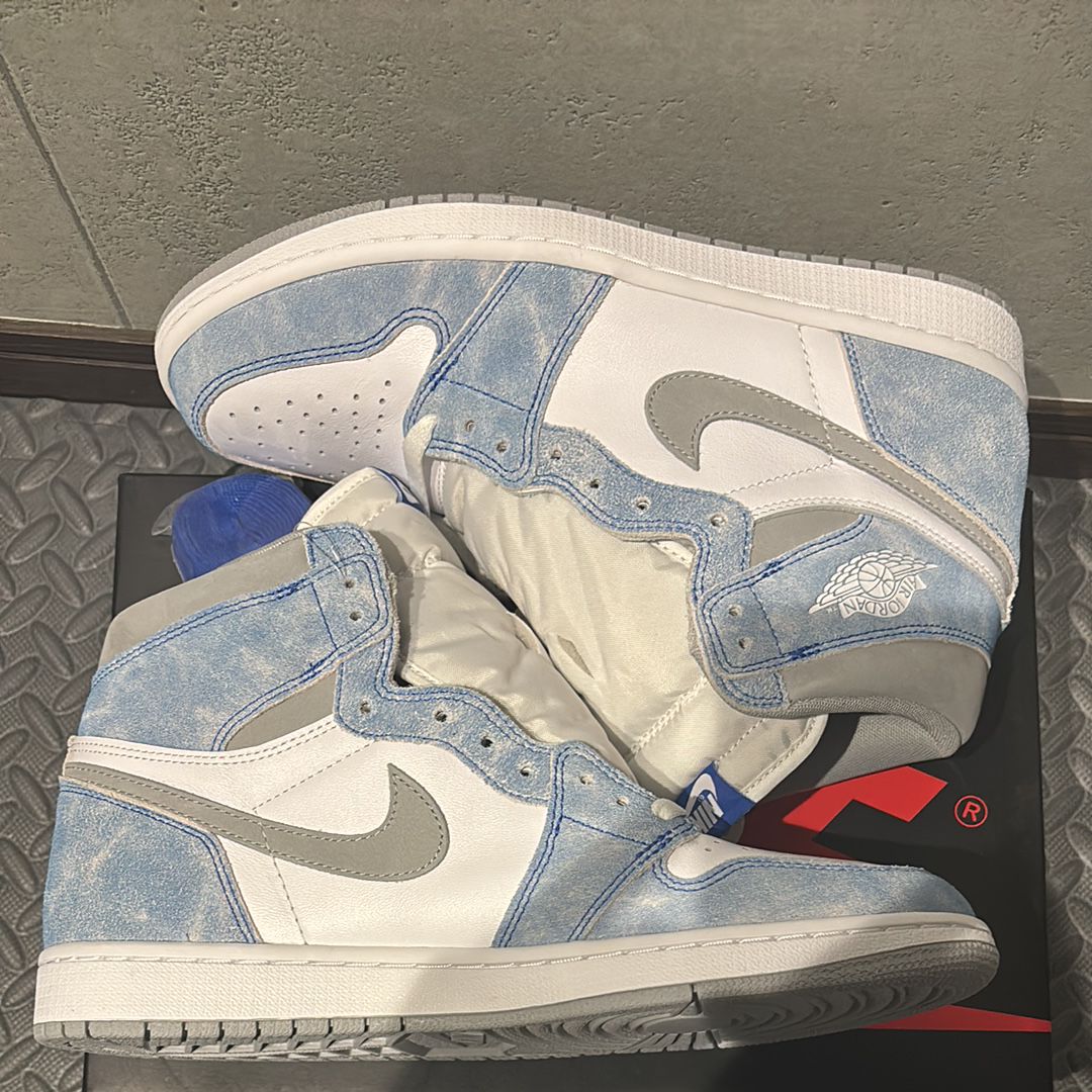 Nike Air Jordan 1 High OG "Hyper Royal"