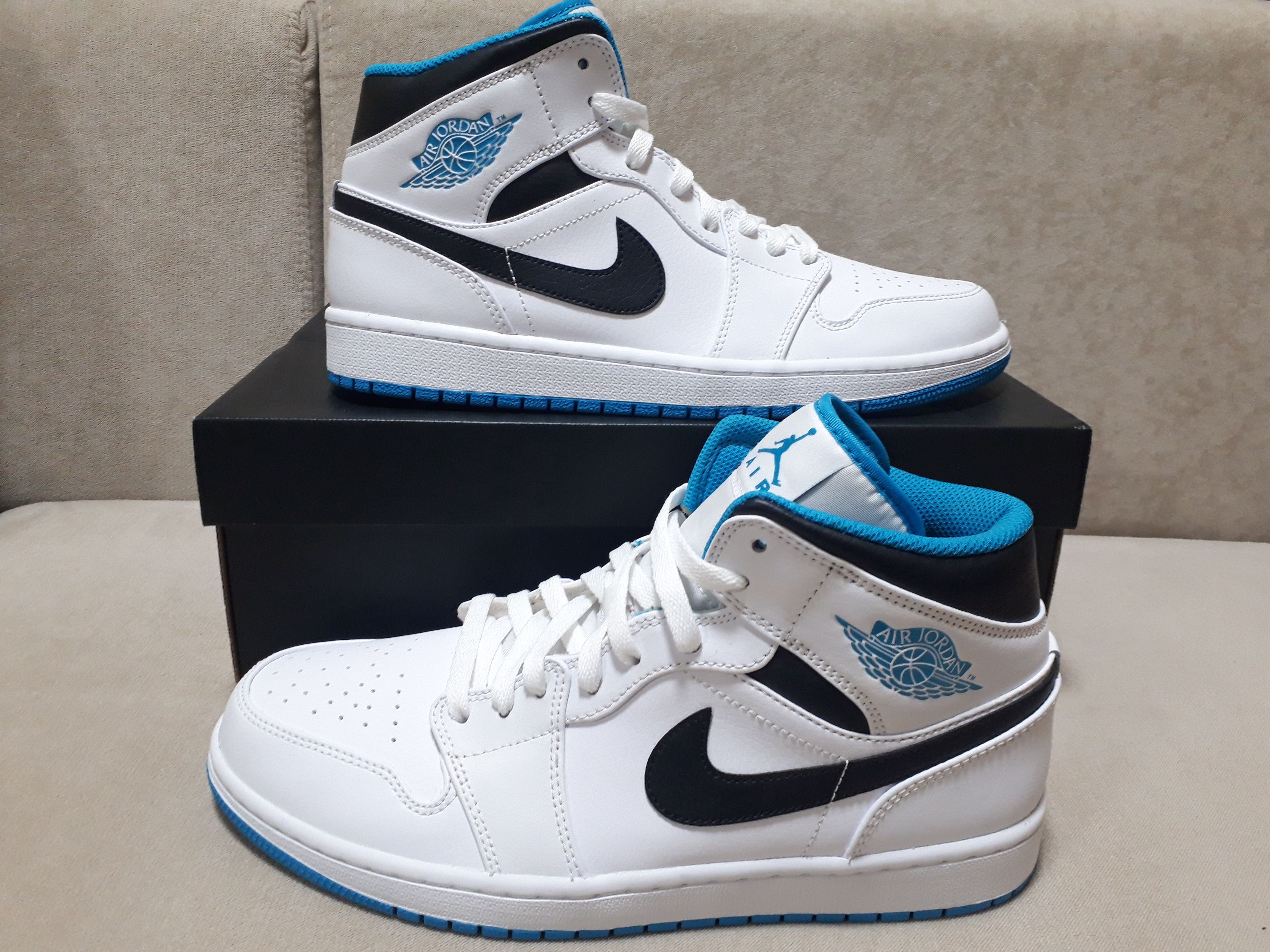 Nike Air Jordan 1 Mid "White/Laser blue"