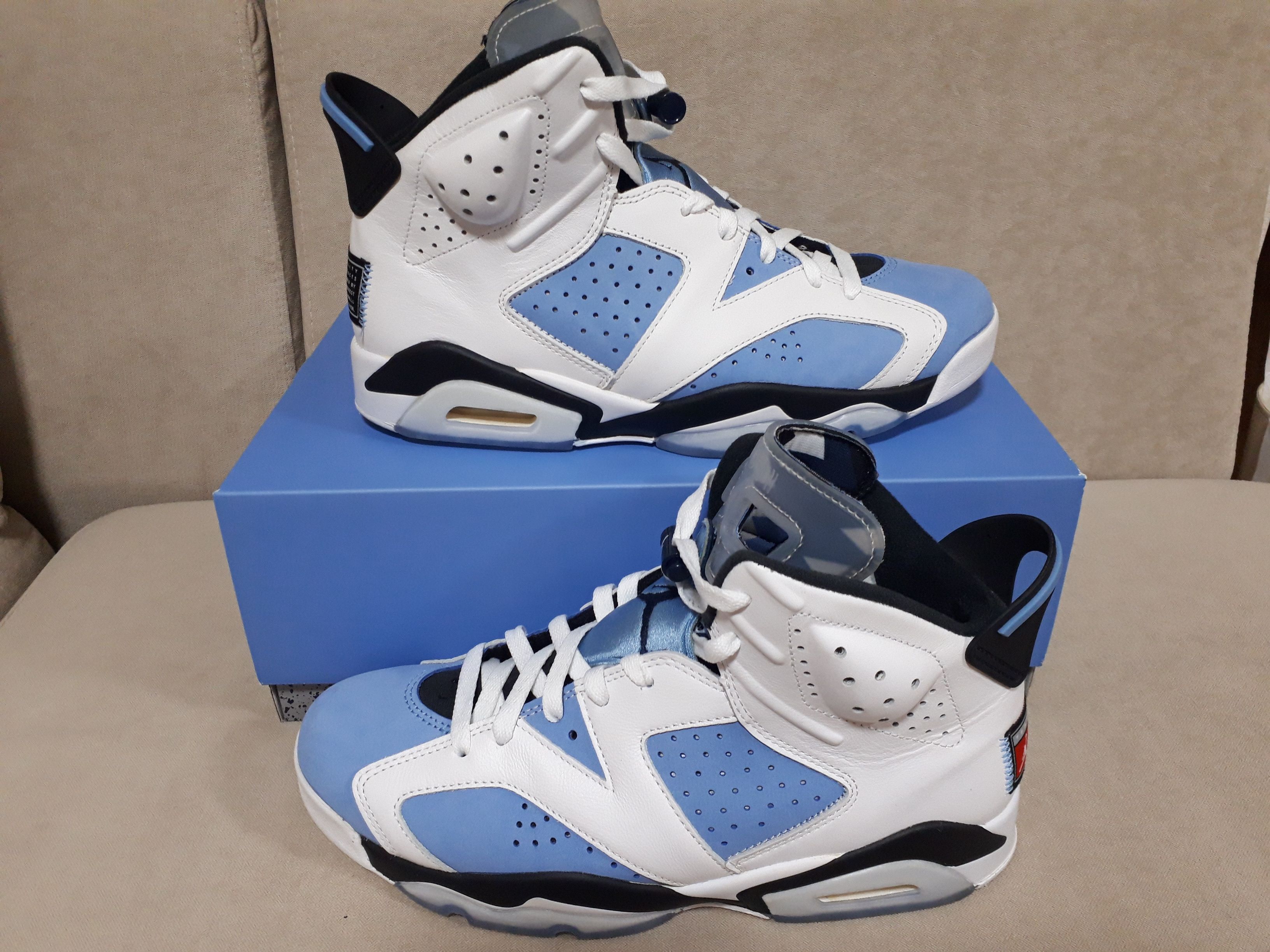 Nike Air Jordan 6 "UNC"