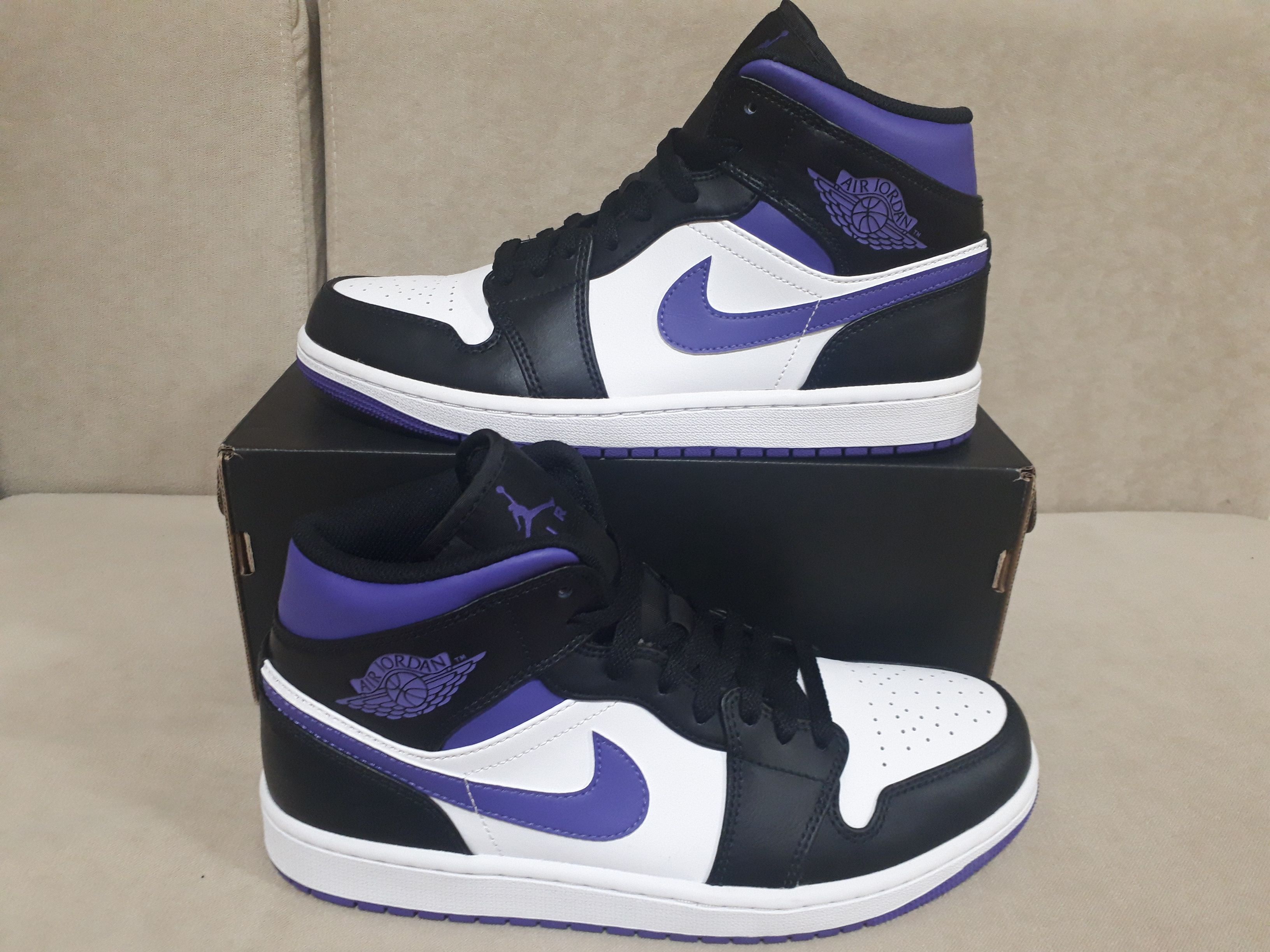 Nike Air Jordan 1 Mid "Black/Court Purple"