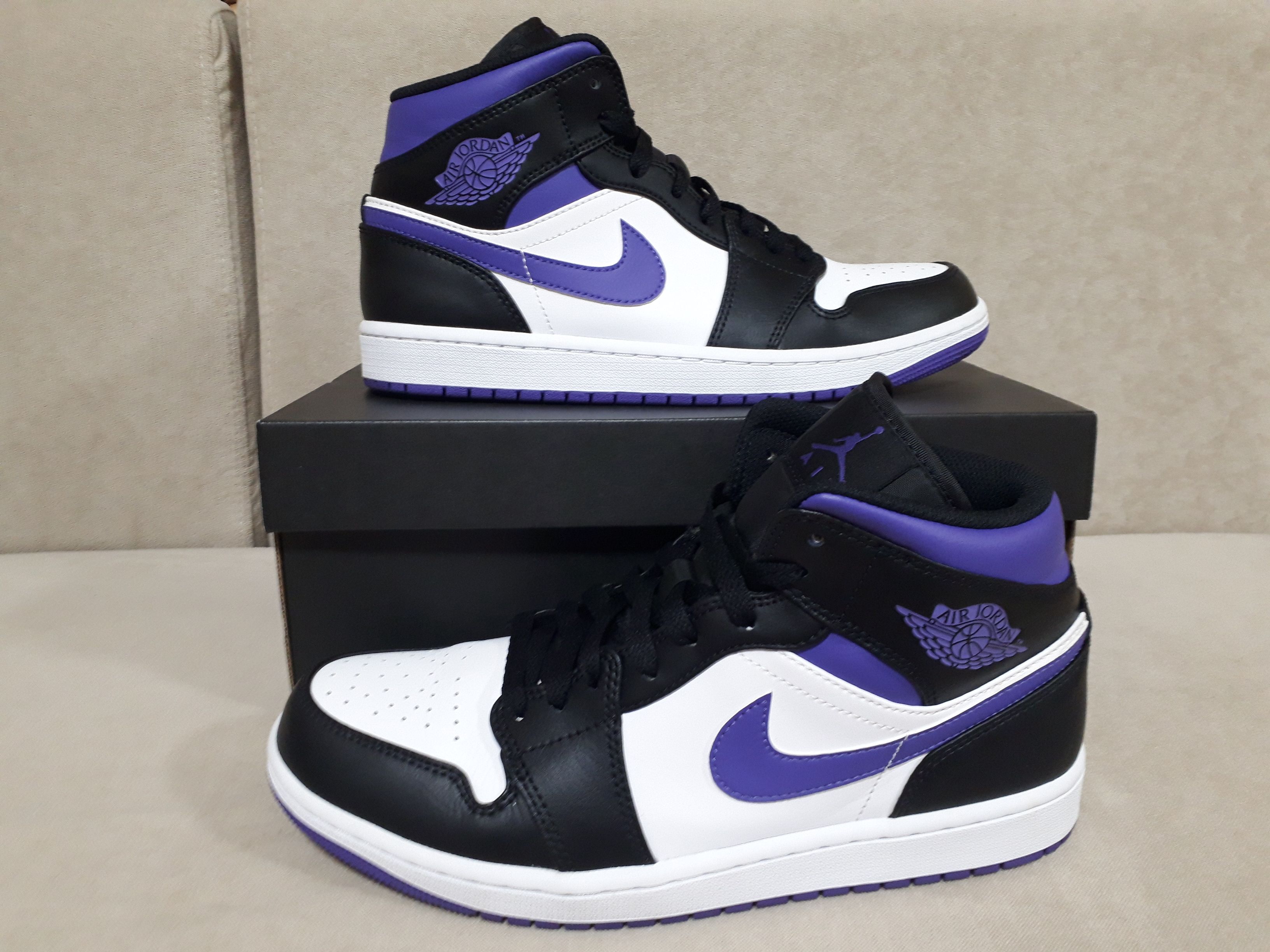 Nike Air Jordan 1 Mid "Black/Court Purple"