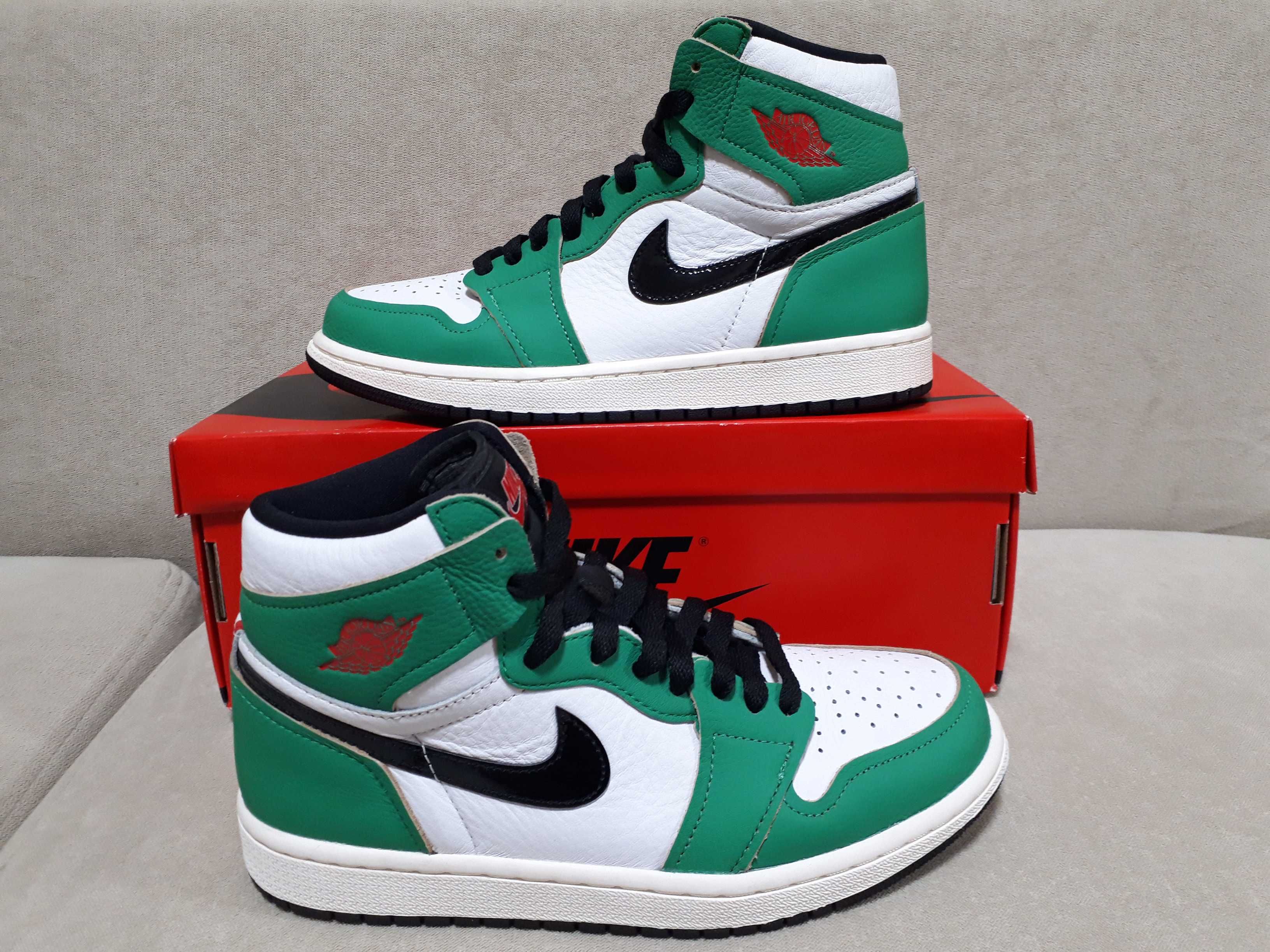 Nike Women's Air Jordan 1 High OG "Lucky Green/White-Sail-Black"   