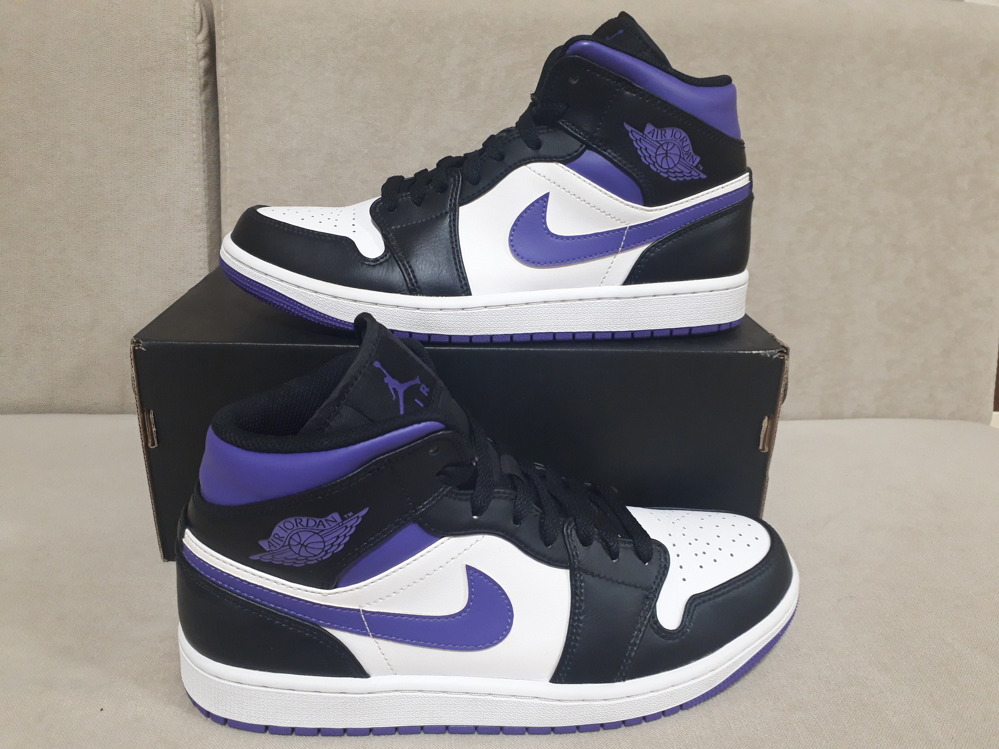 Nike Air Jordan 1 Mid "Black/Court Purple"