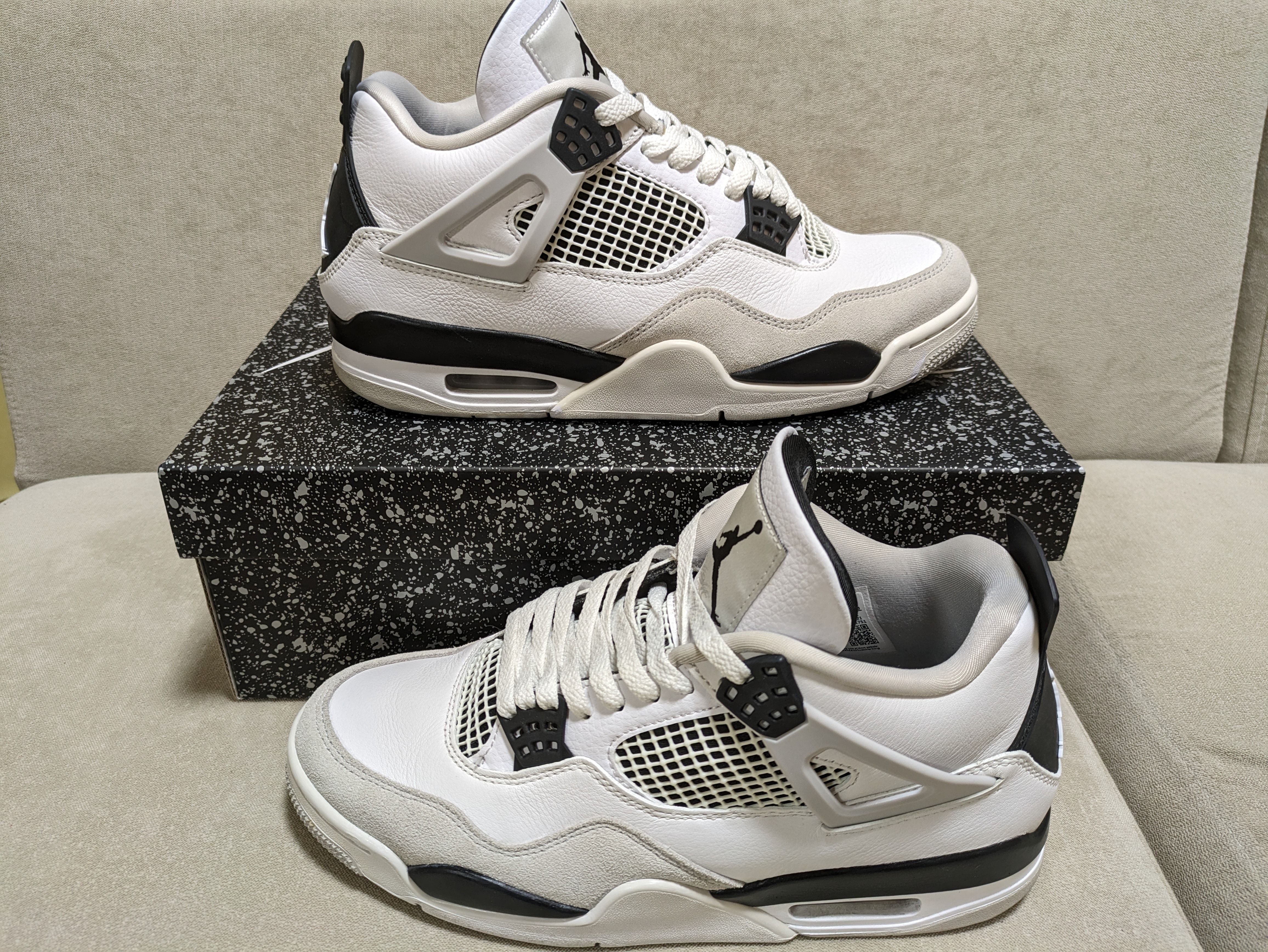 Nike Air Jordan 4 "Military Black"