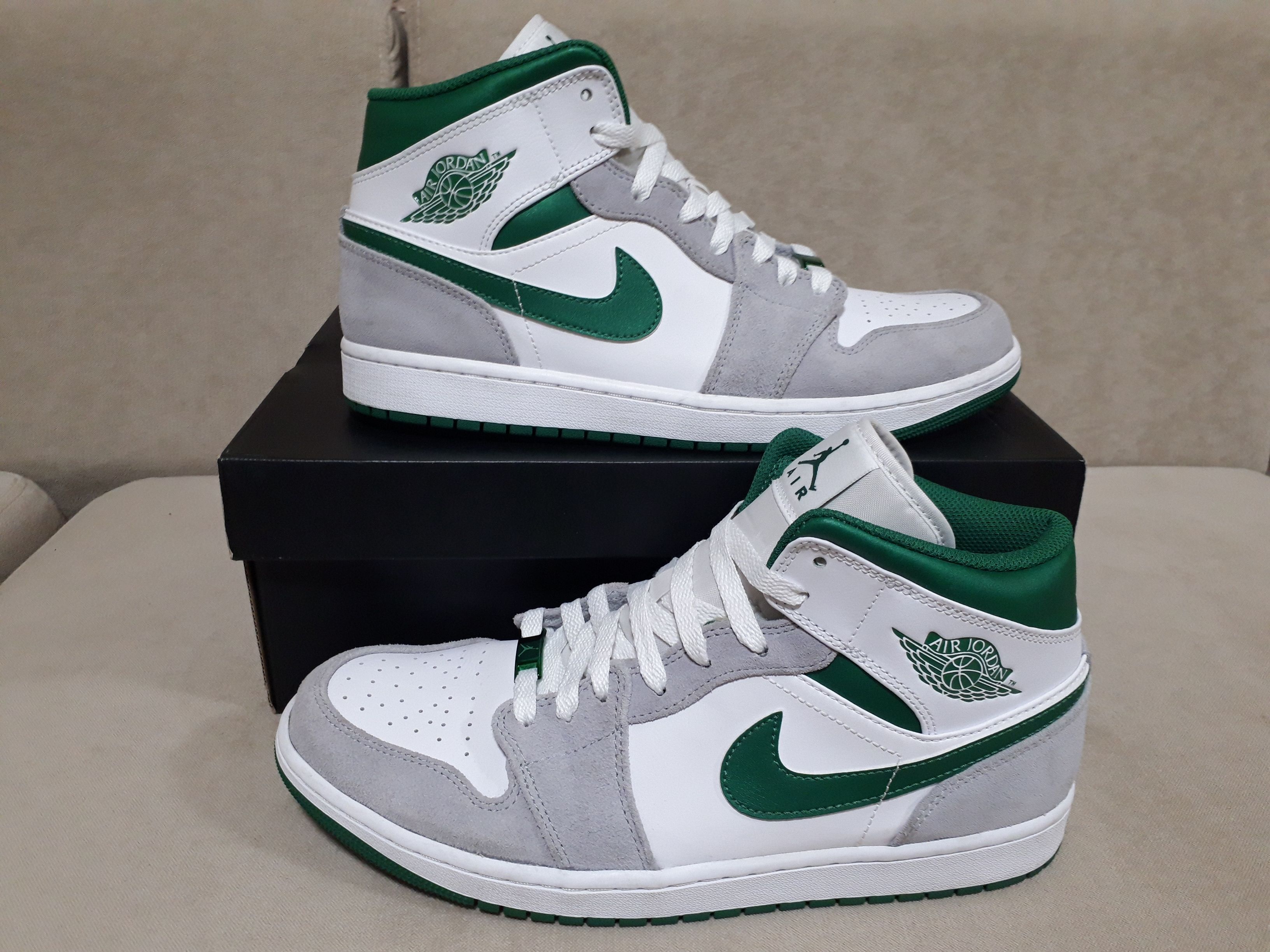 Nike Air Jordan 1 Mid "Green Grey White"