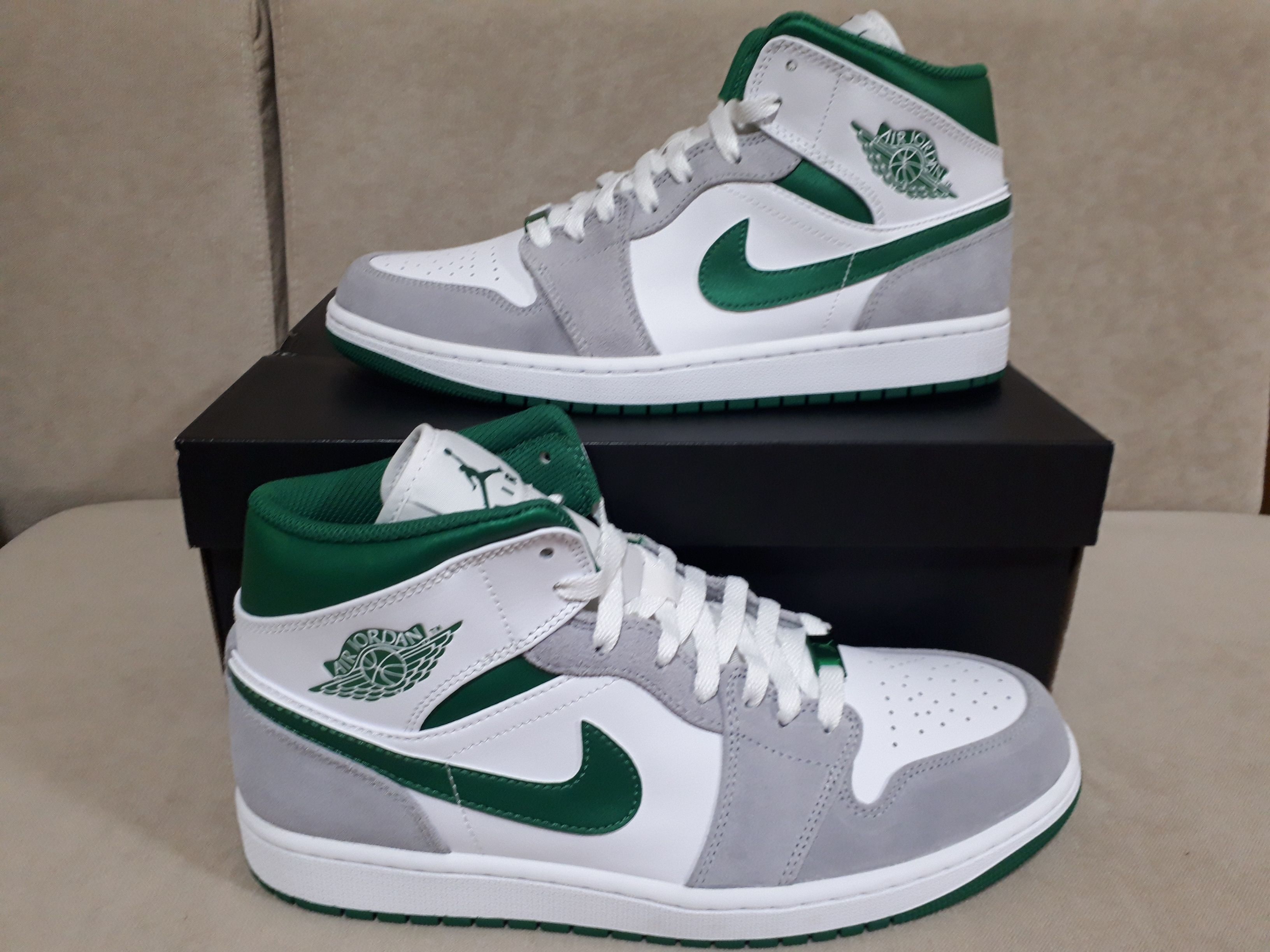 Nike Air Jordan 1 Mid "Green Grey White"