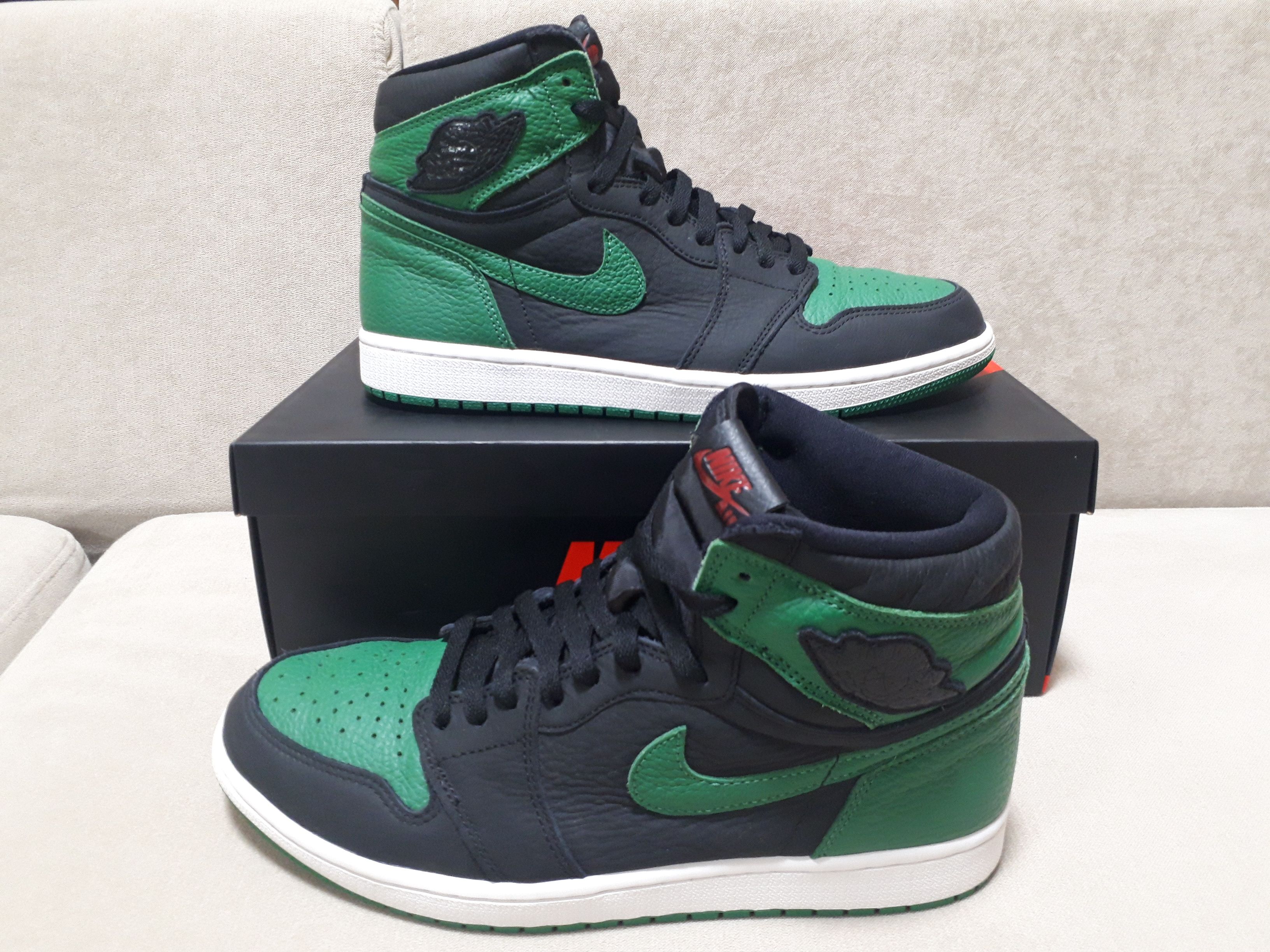 Nike Air Jordan 1 Retro High OG "Black/Pine Green" (2020)      
