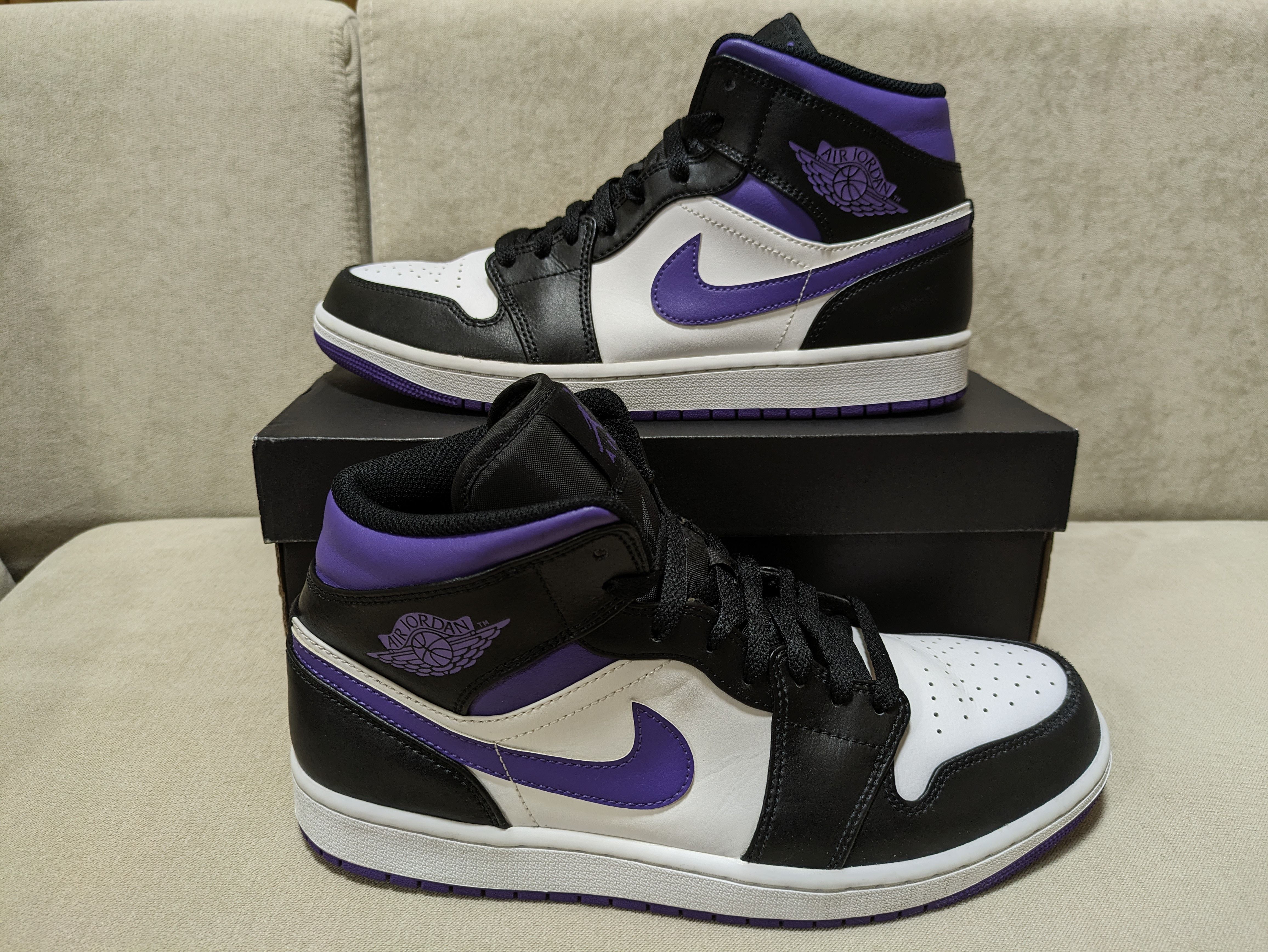 Nike Air Jordan 1 Mid "Black/Court Purple"