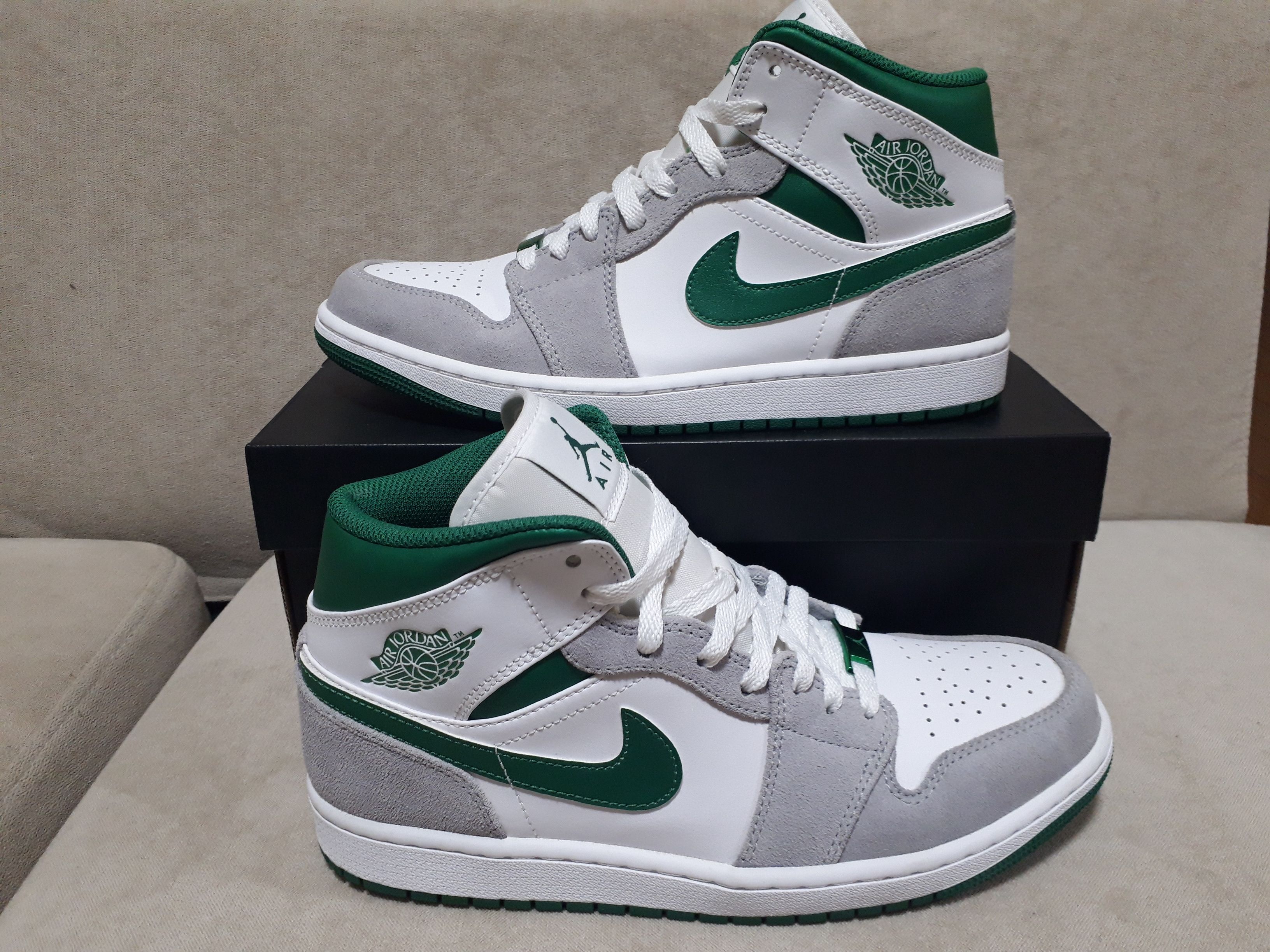 Nike Air Jordan 1 Mid "Green Grey White"