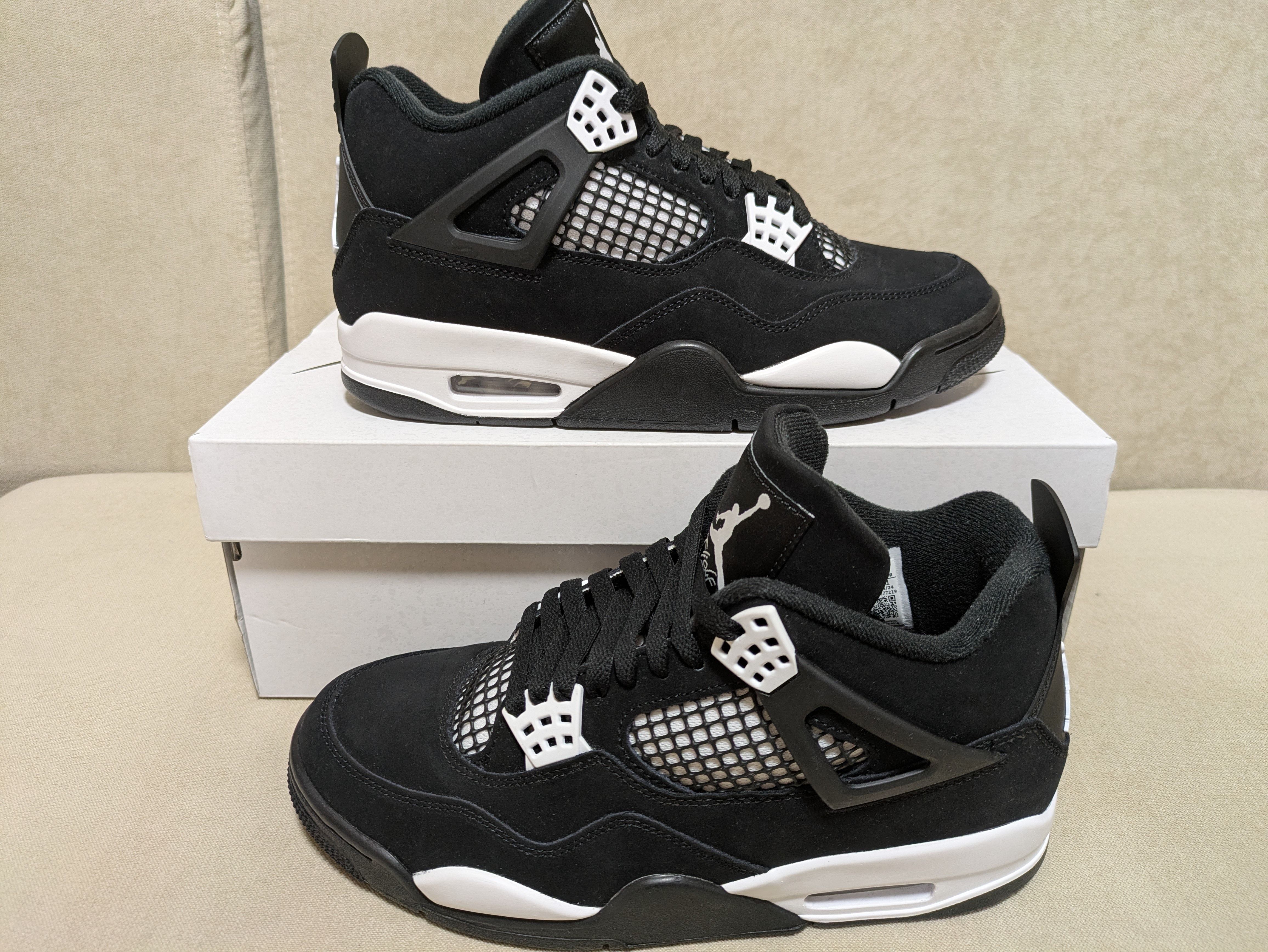 Nike Air Jordan 4 Retro "White Thunder"