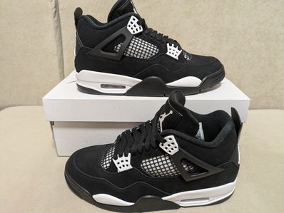 Nike Air Jordan 4 Retro "White Thunder"