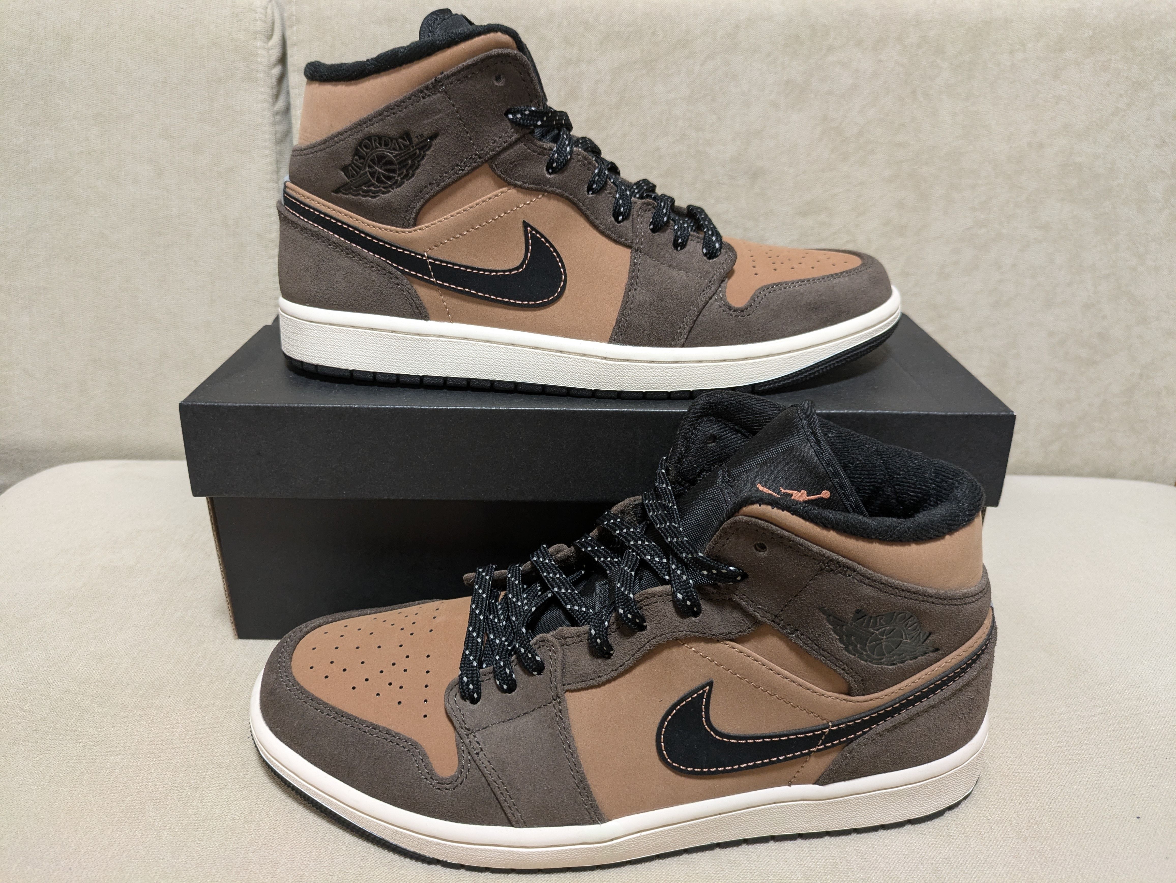 Nike Air Jordan 1 Mid SE "Dark Chocolate"