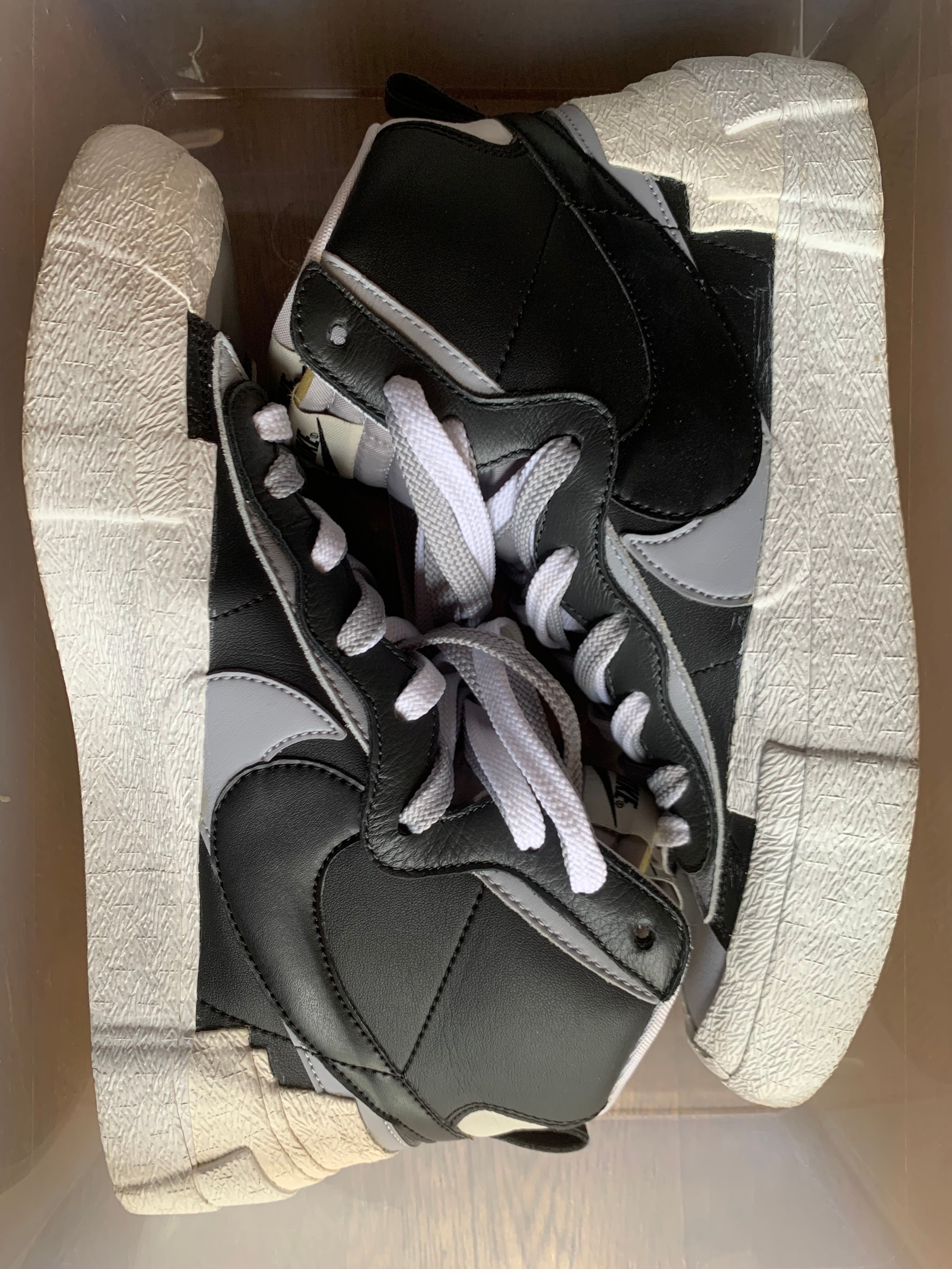 sacai × NIKE BLAZER MID "BLACK/WOLF GREY/WHITE"