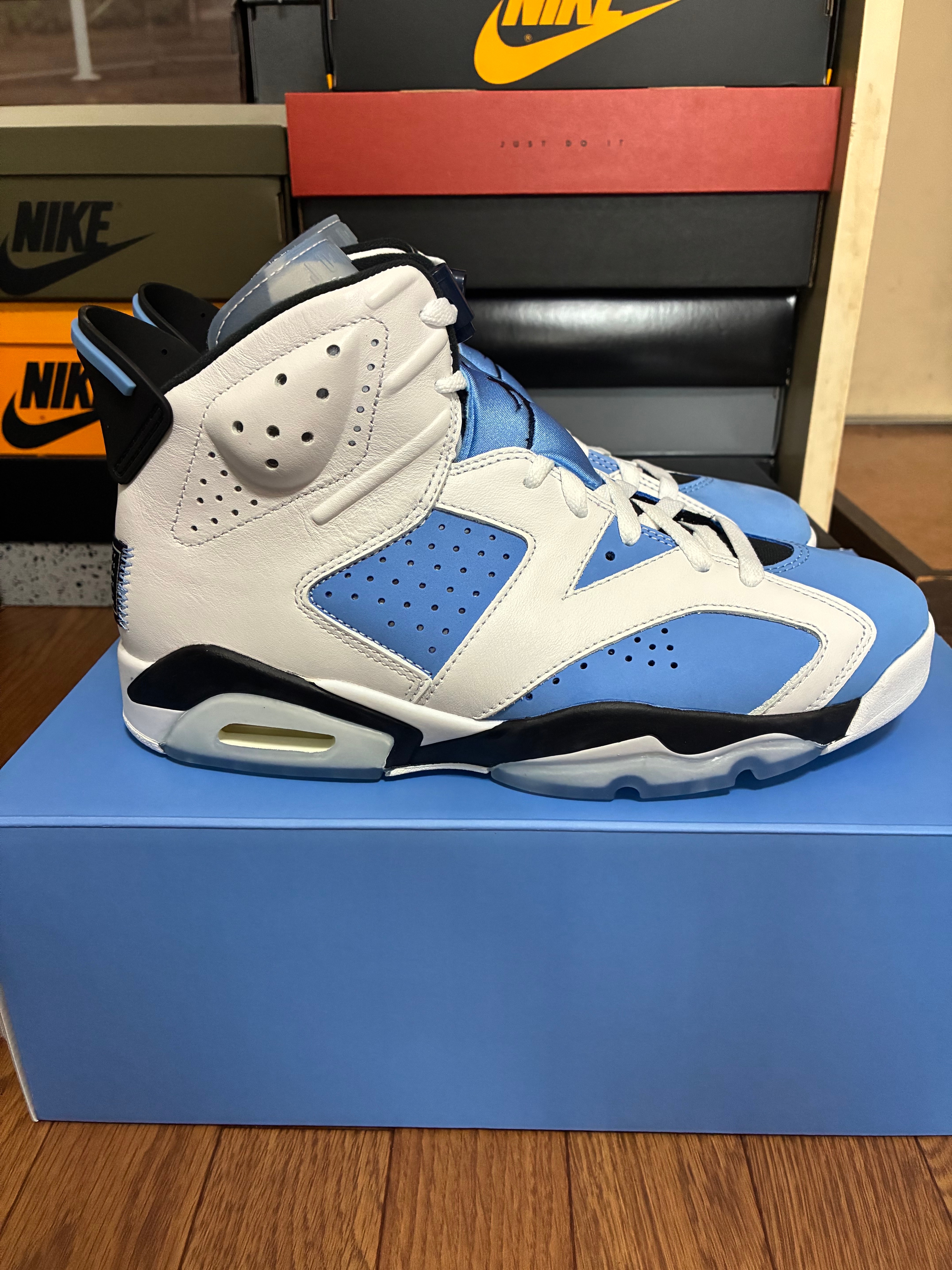 Nike Air Jordan 6 "UNC"
