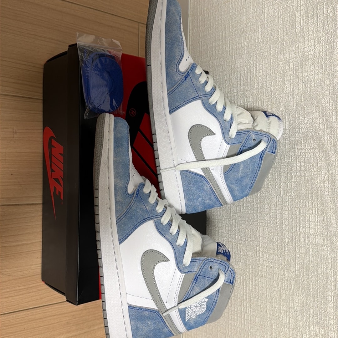 Nike Air Jordan 1 High OG "Hyper Royal"