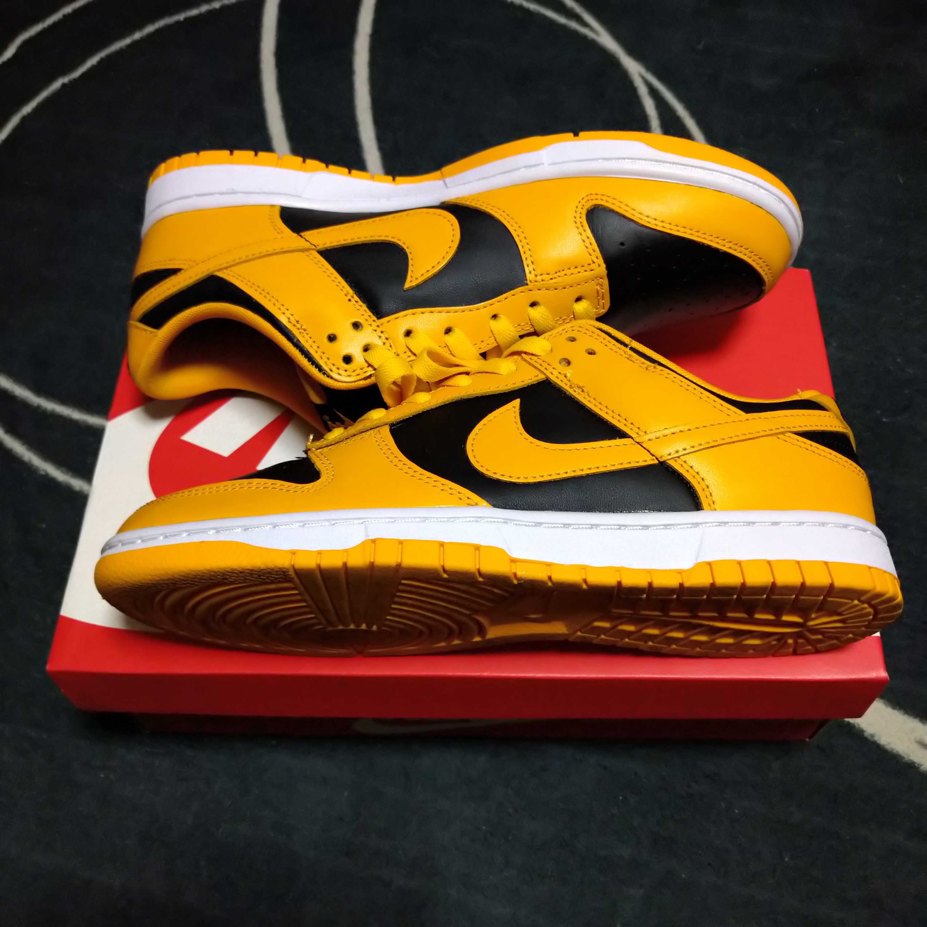Nike Dunk Low "Championship Goldenrod"