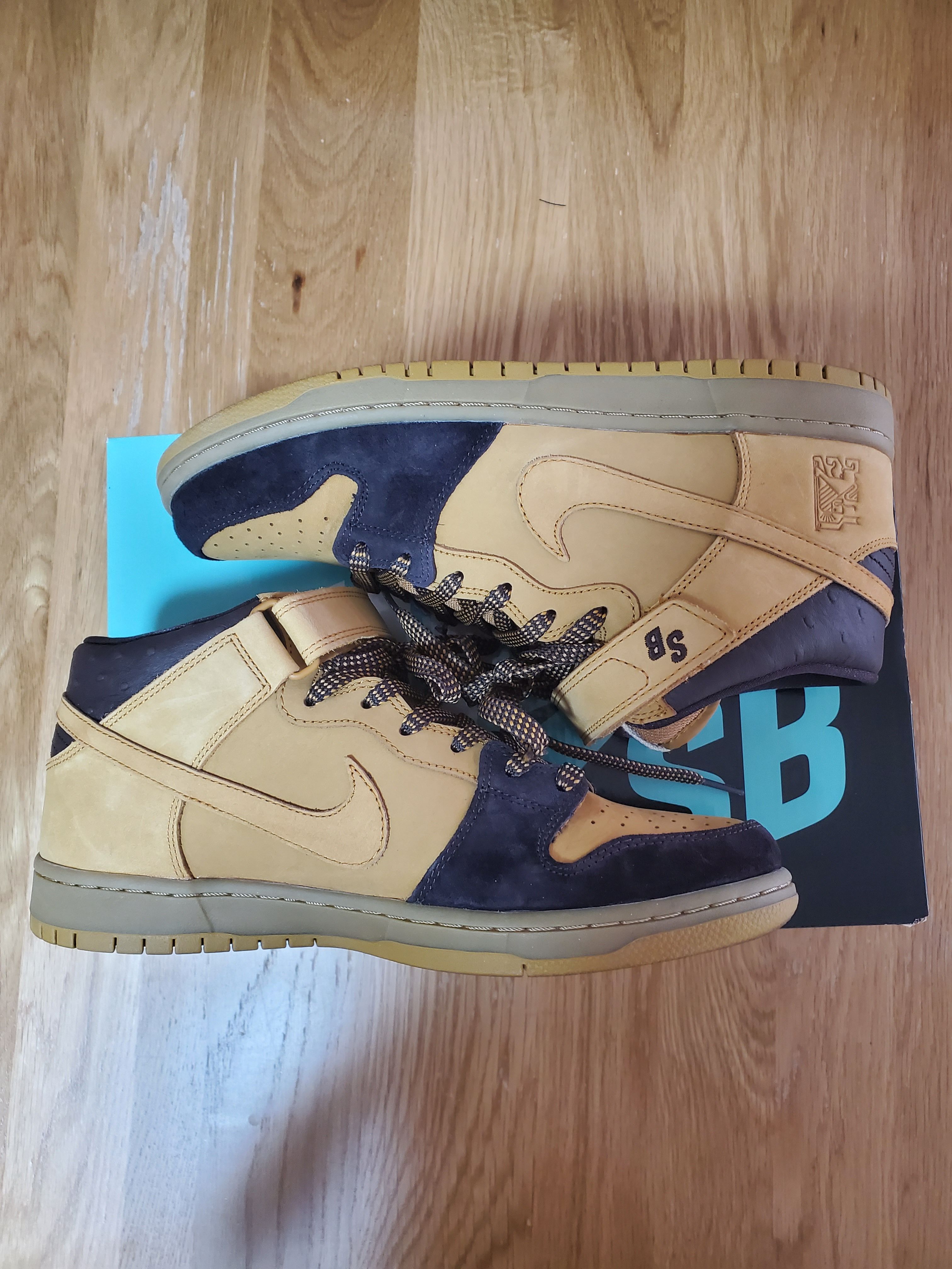 Nike SB Zoom Dunk Mid Pro "Lewis Marnell"