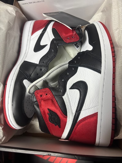Nike Women's Air Jordan 1 Retro High "Satin Black Toe"