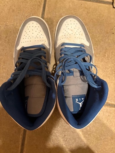 Nike Air Jordan 1 Mid "True Blue"