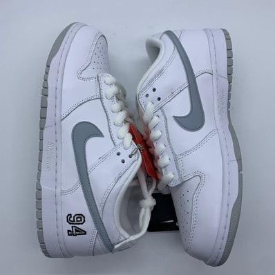 Supreme × Nike SB Dunk Low "White/Metallic Silver" (25FW Week2)