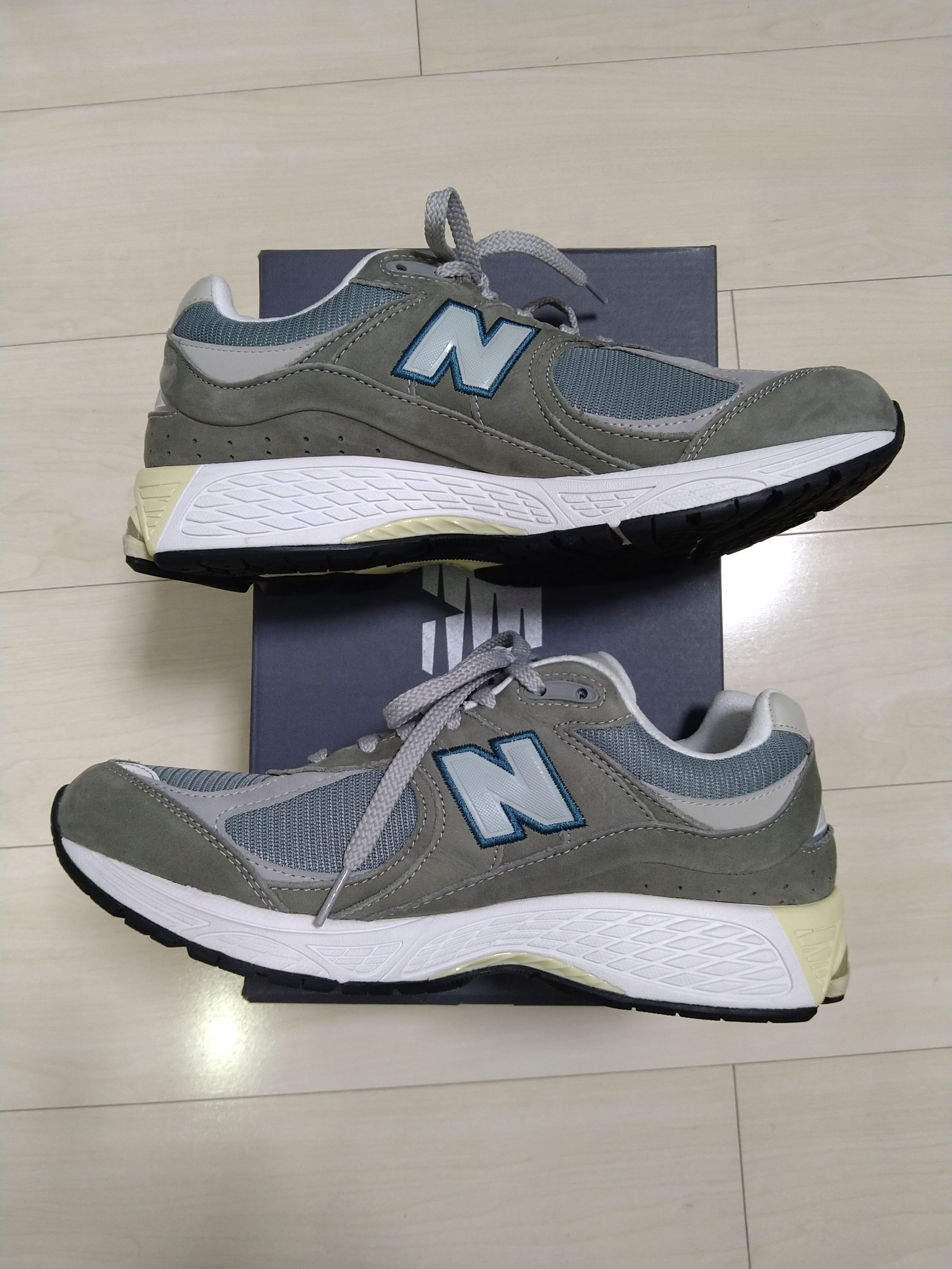 New Balance 2002R "Beige"