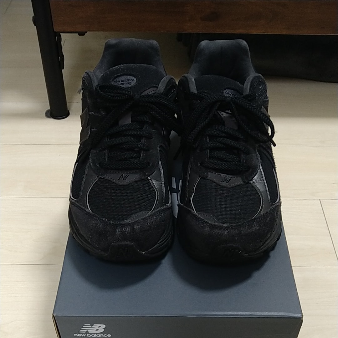 New Balance 2002R "Triple Black"