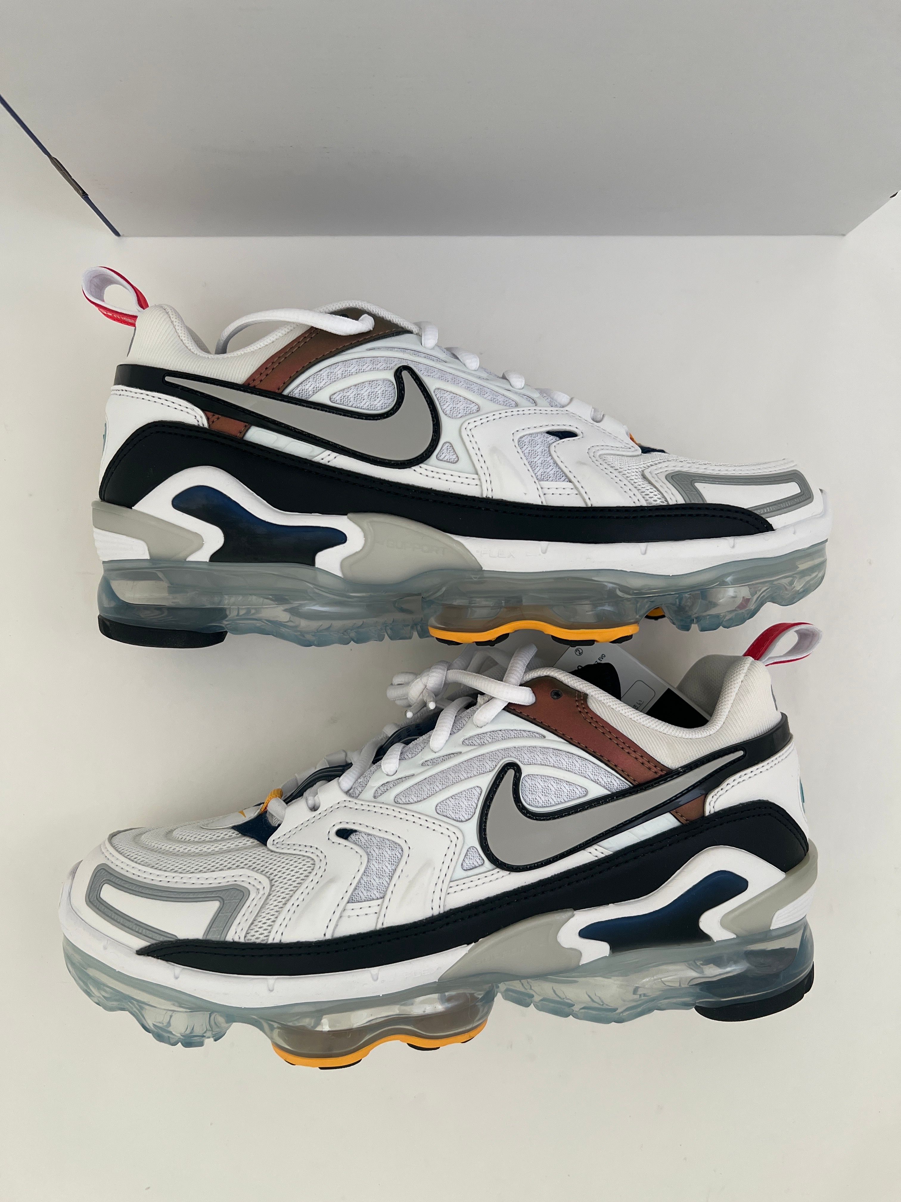 NIKE Women's AIR VAPORMAX EVO "TECH GREY"