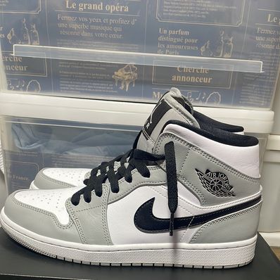 Nike Air Jordan 1 Mid "Light Smoke Grey/White/Black"