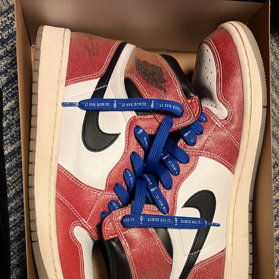 Trophy Room × Nike Air Jordan 1 Retro High "Chicago" (Friends and Family) (Blue Laces)